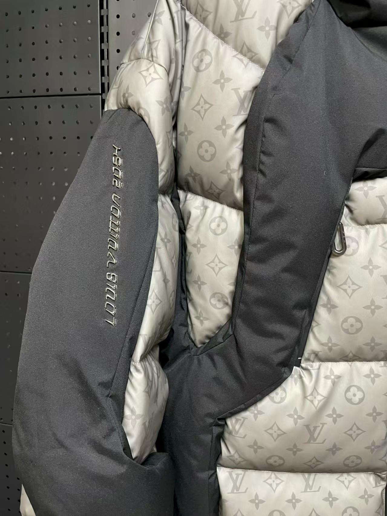 L X V LOGO Down Jacket