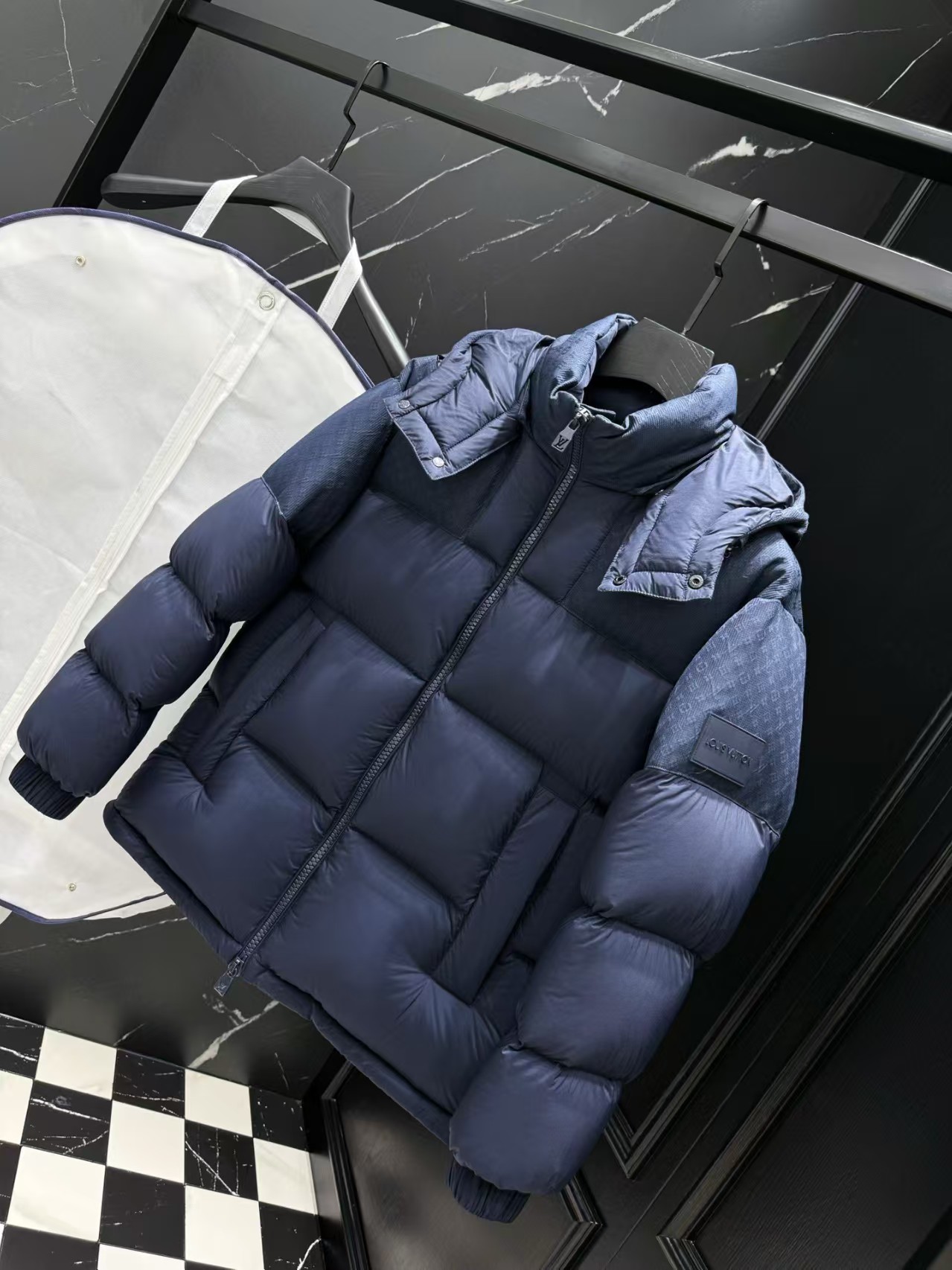 L X V LOGO Down Jacket