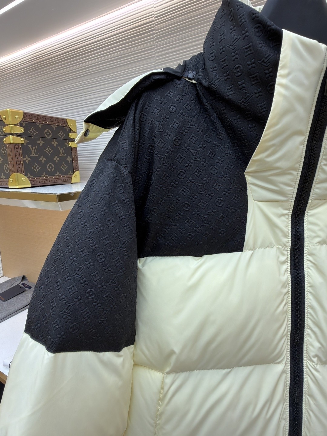 L X V LOGO Down Jacket