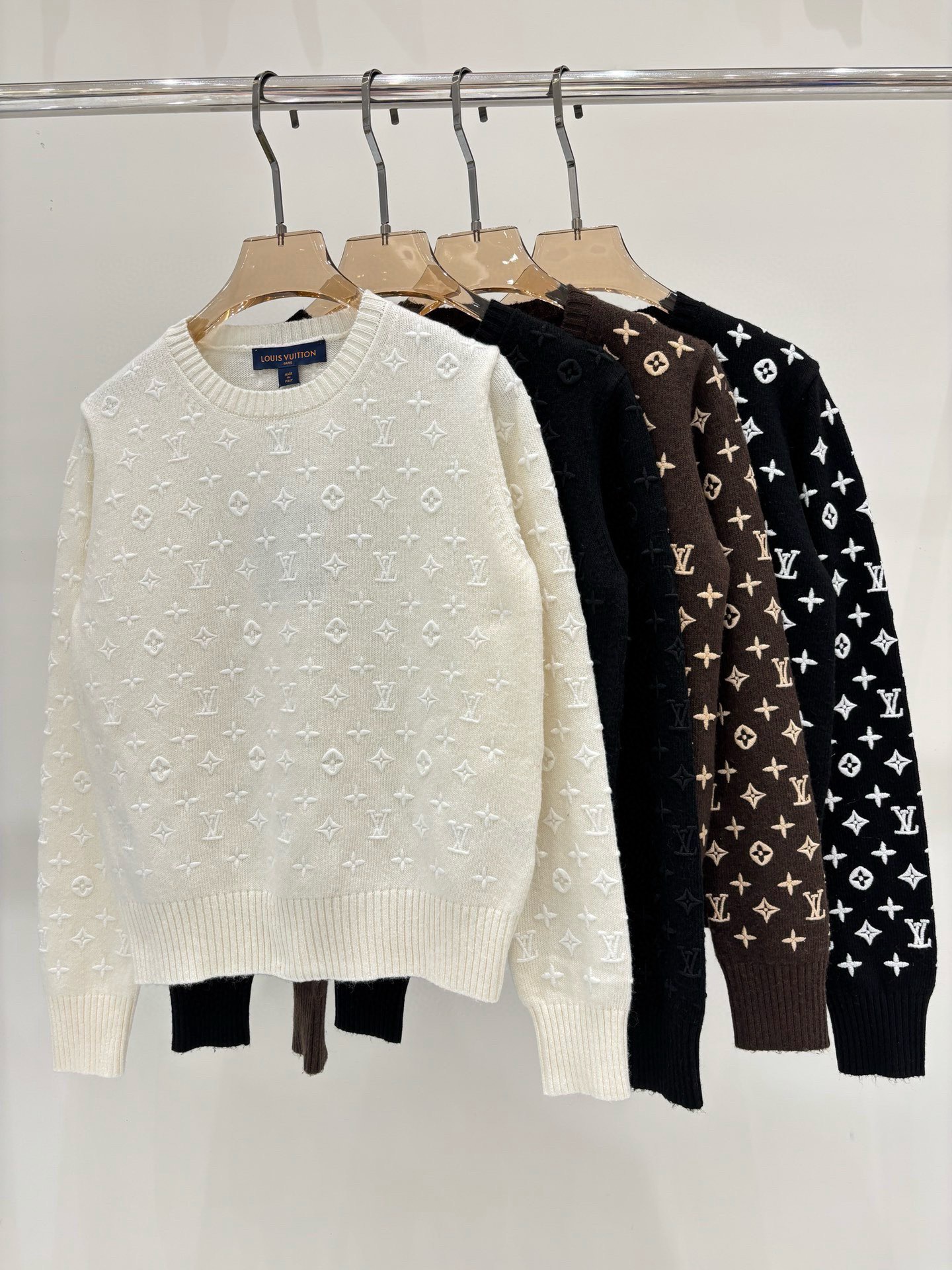 L X V  Sweater 2025 （Embroidered pattern knitted） Women's style