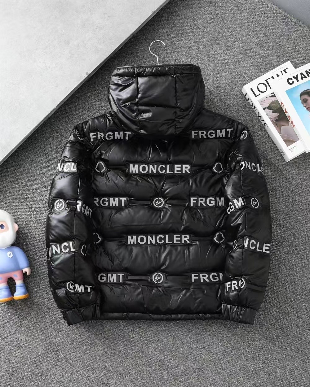 MONC Fujiwara Hiroshi co-branded full-print letter shiny down jacket