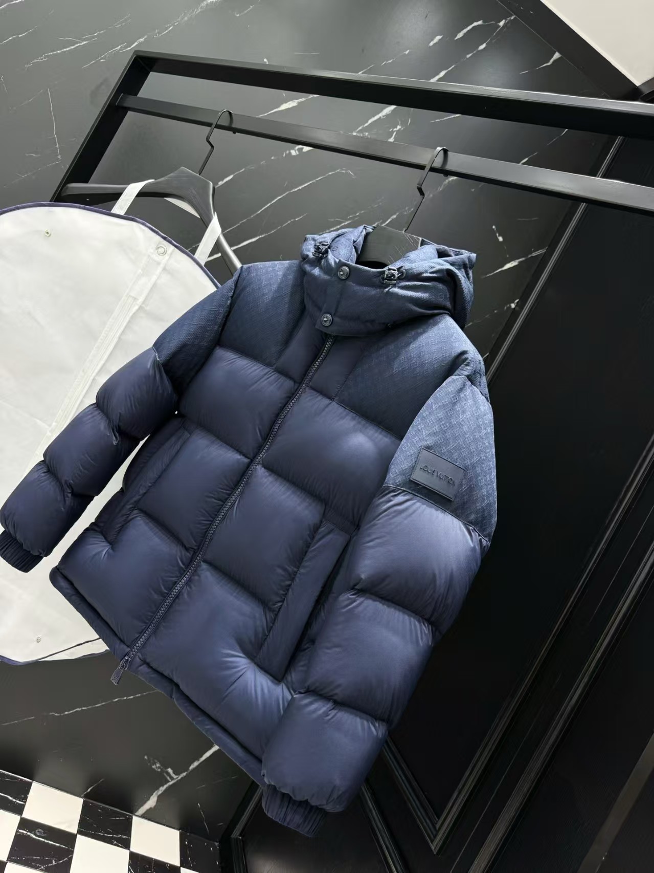 L X V LOGO Down Jacket