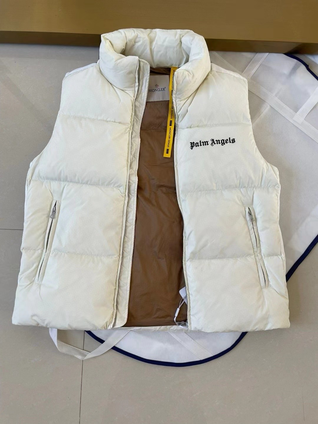 MONC × Pal Angle joint Rodman series down vest