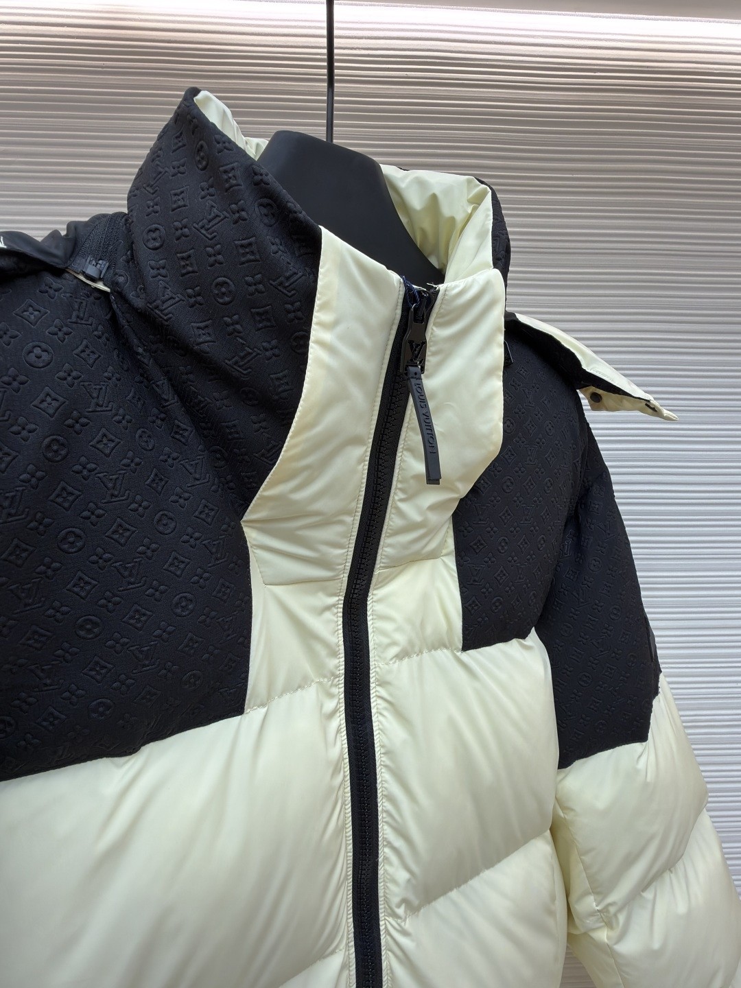 L X V LOGO Down Jacket