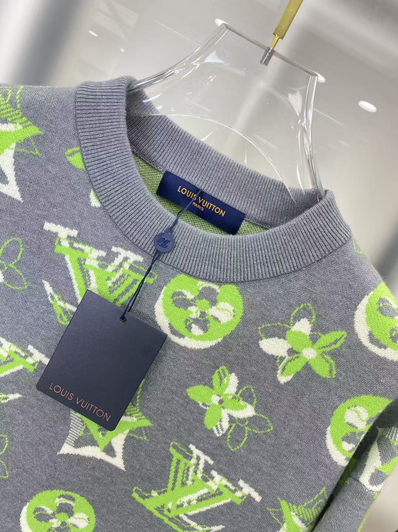 L X V Sweater （2025）