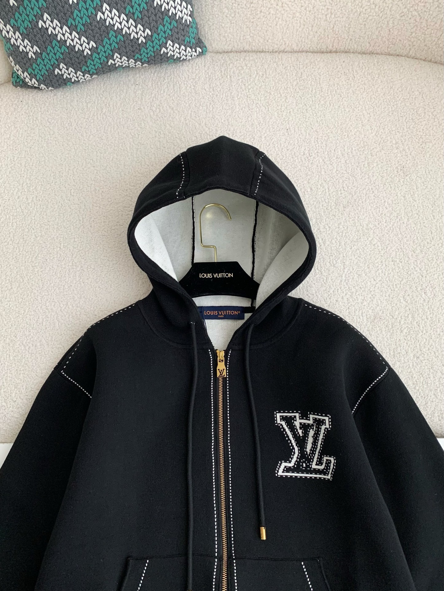 L X V  SS24 Logo Inlaid flower zipper sweatshirt Jackets