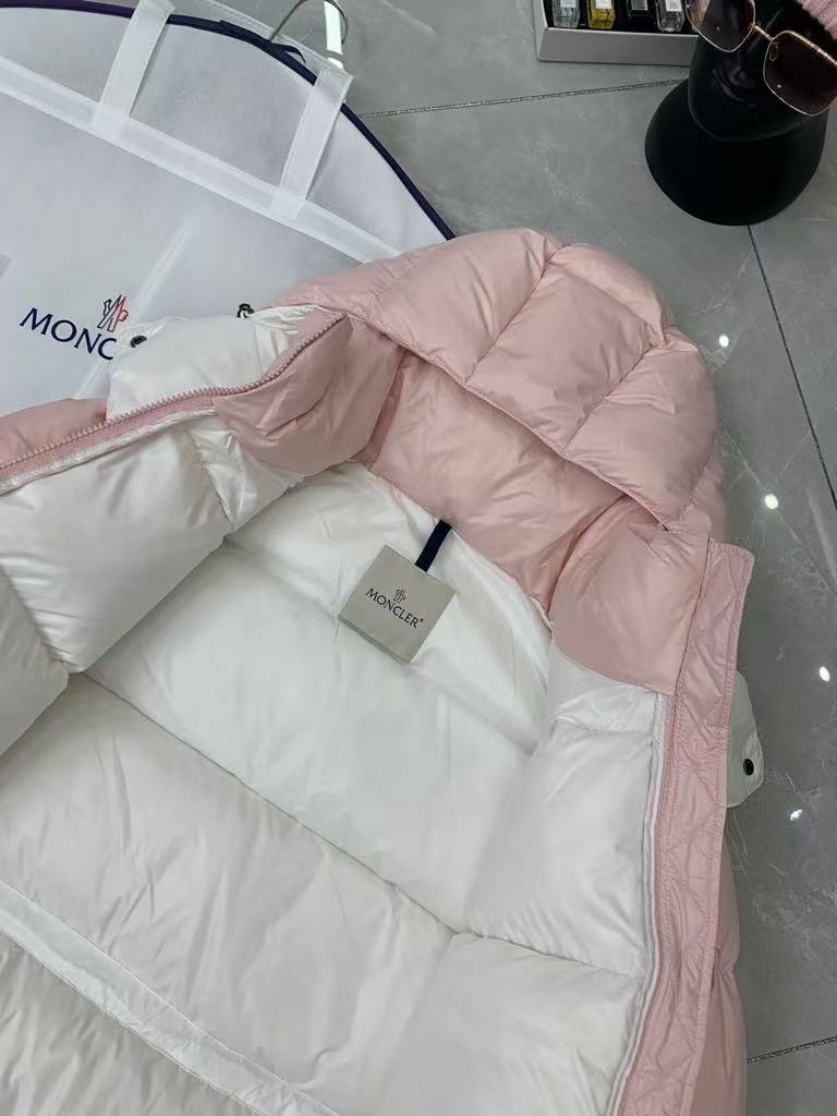 MONC Abbaye Down Jacket