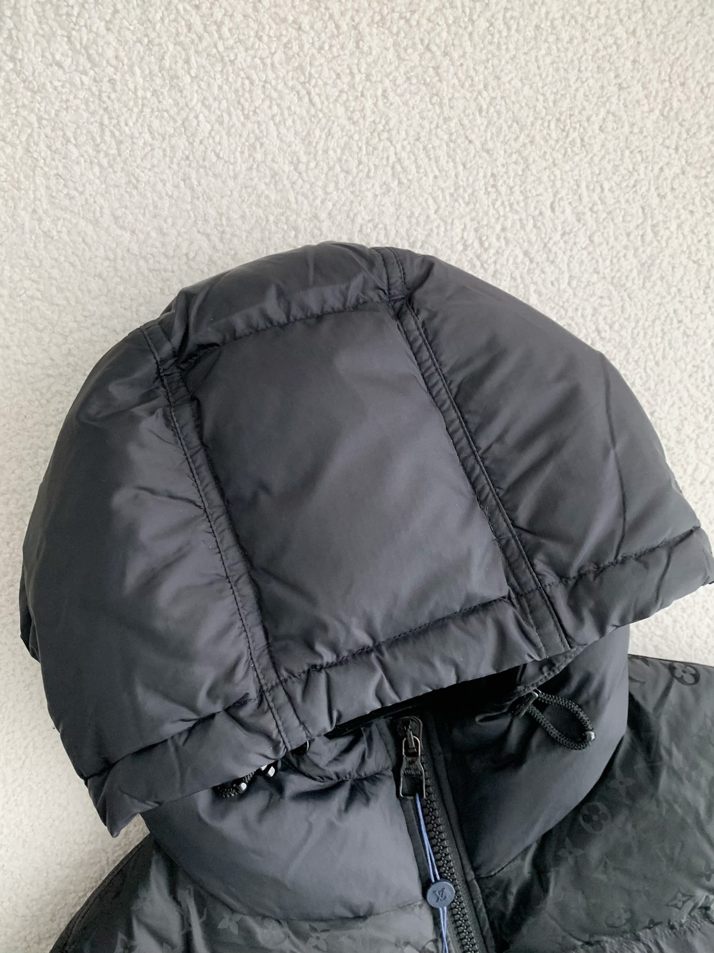 L X V LOGO Down Jacket
