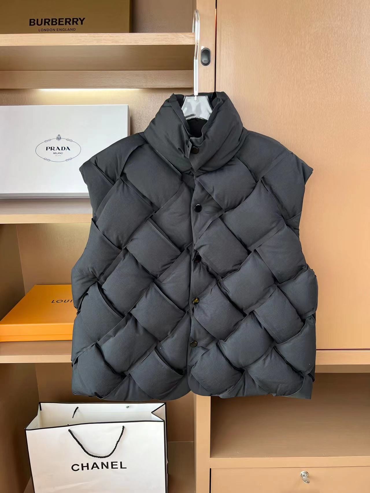 BOTTEGA VENETA Stand collar down jacket