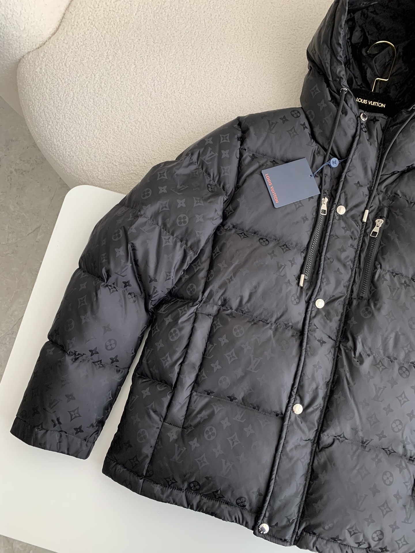 L X V LOGO Down Jacket