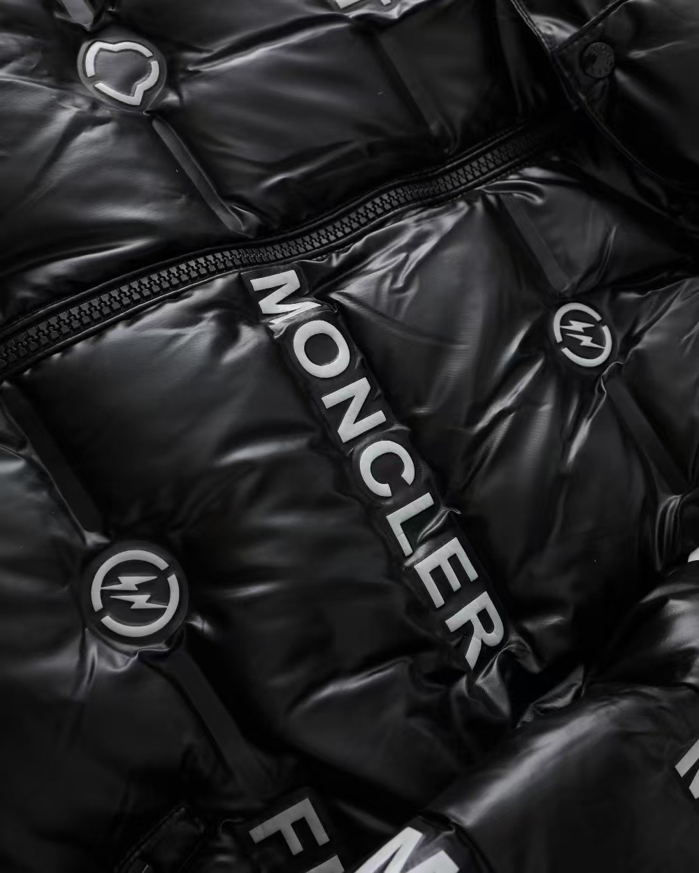 MONC Fujiwara Hiroshi co-branded full-print letter shiny down jacket