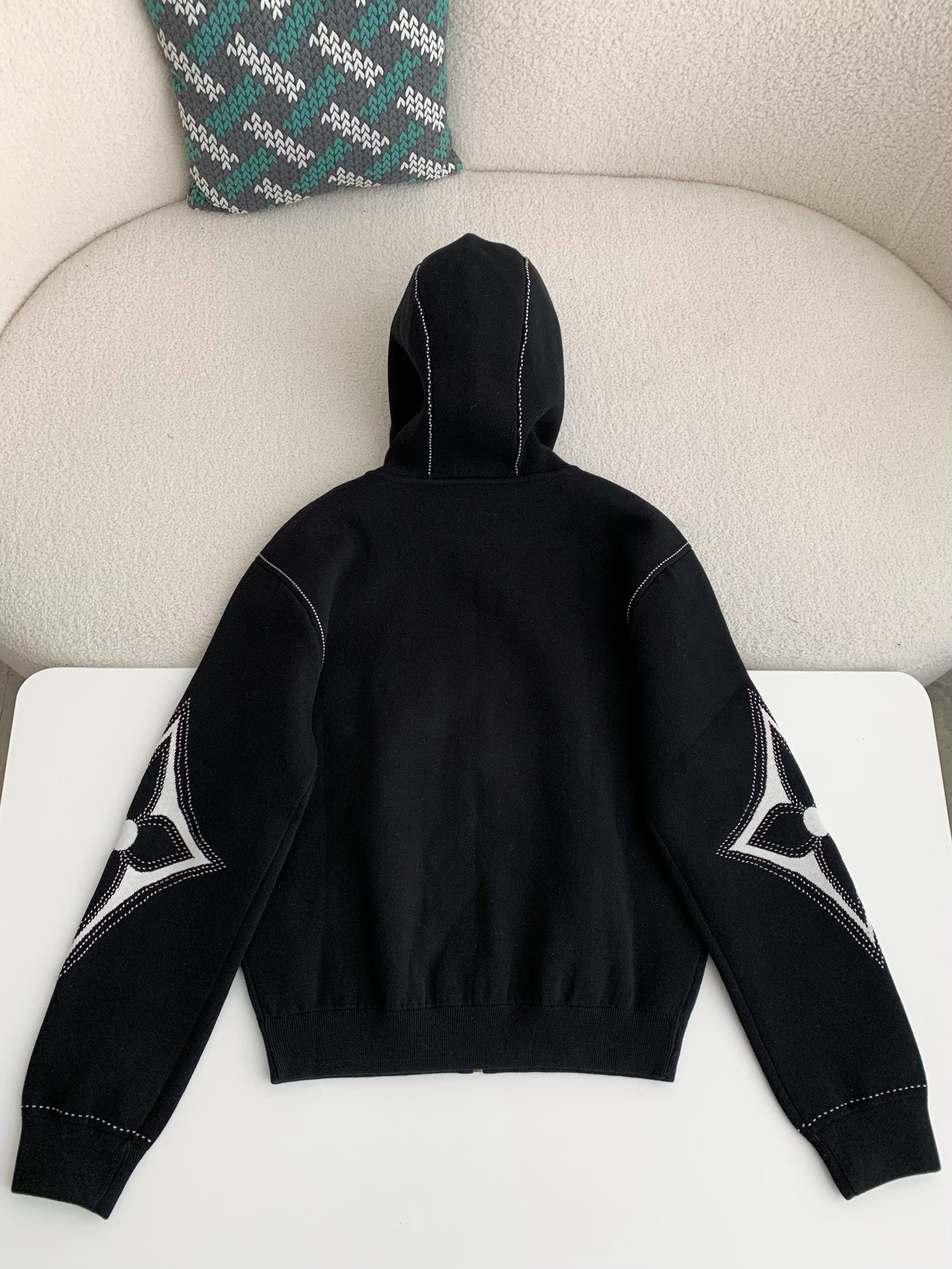 L X V  SS24 Logo Inlaid flower zipper sweatshirt Jackets