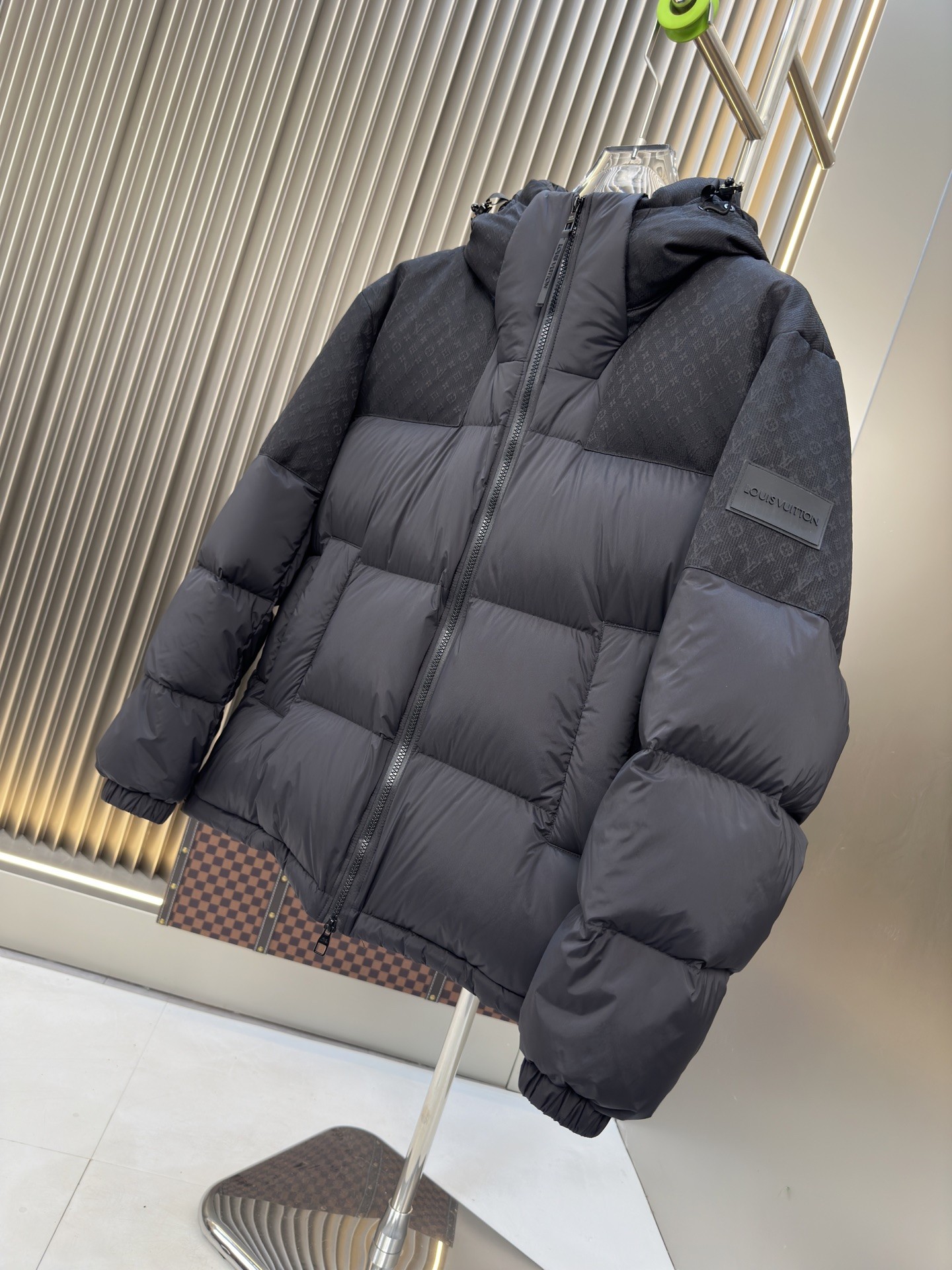 L X V Down jacket