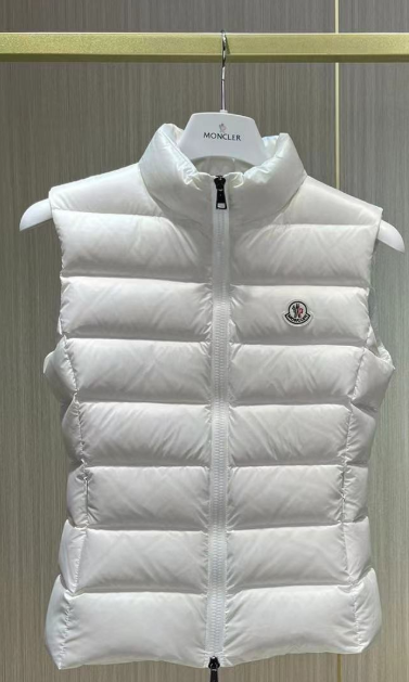 MONC down vest（Women's style）