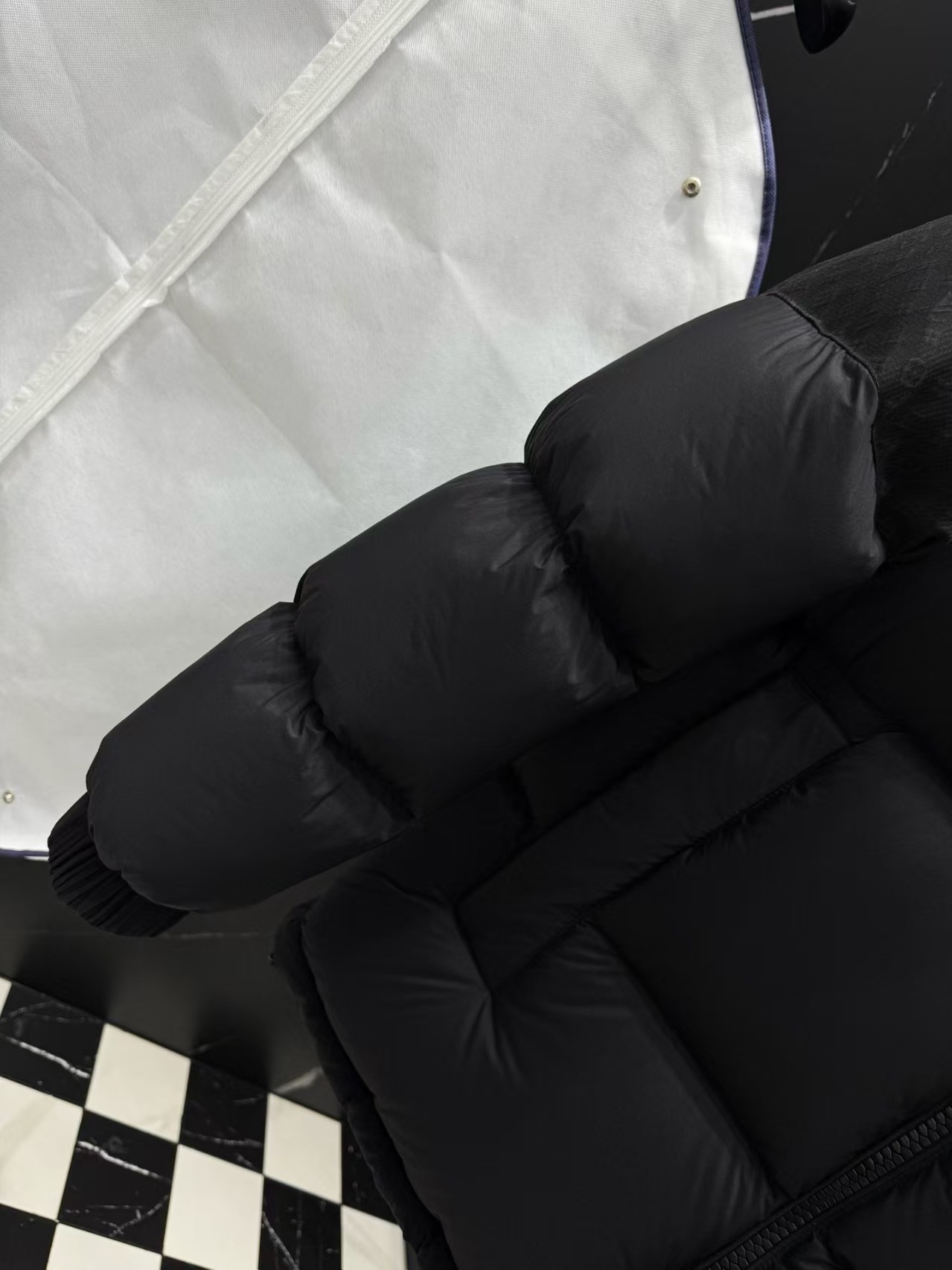 L X V LOGO Down Jacket