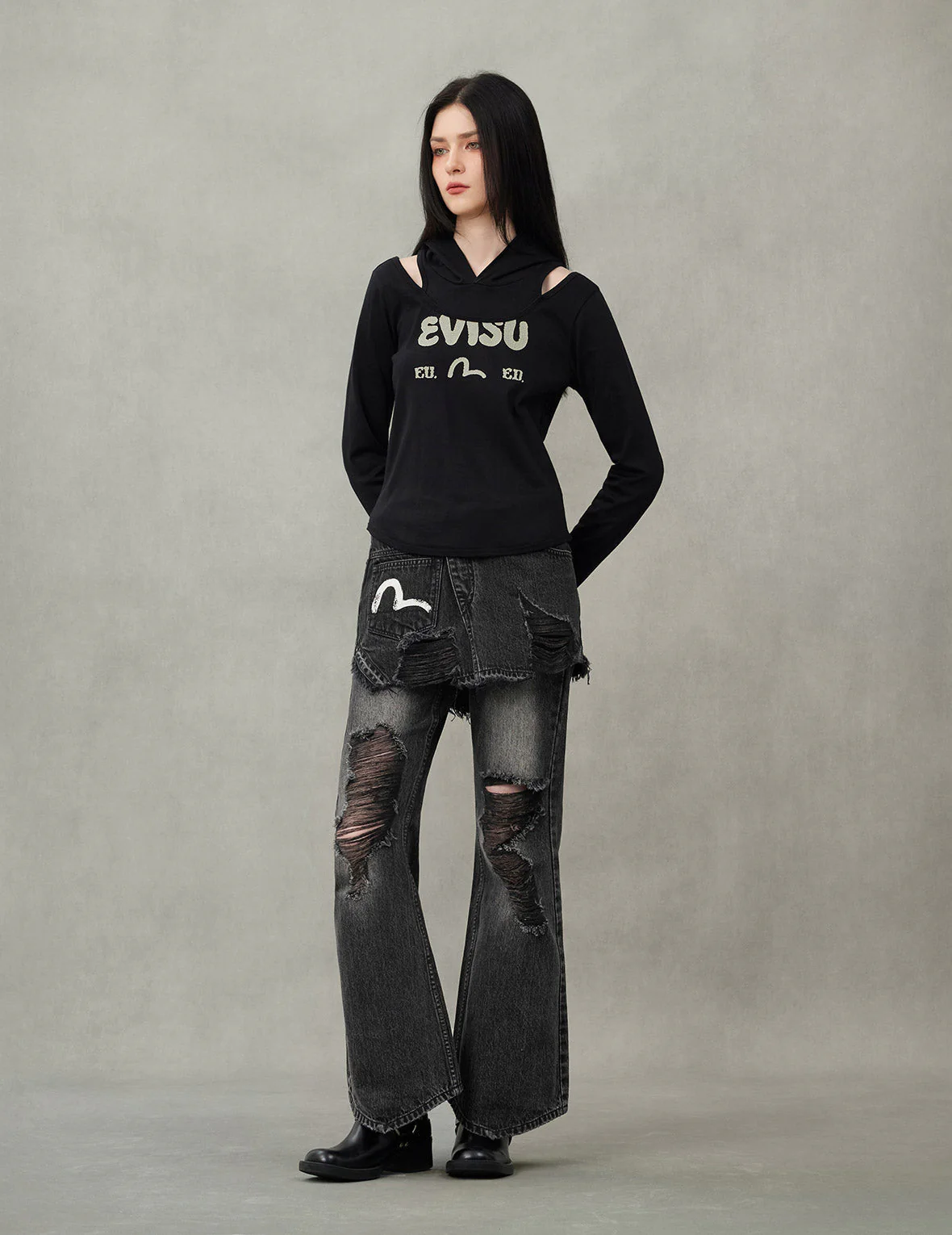 Mottled Seagull and Distressed Fashion Fit Denim Skorts