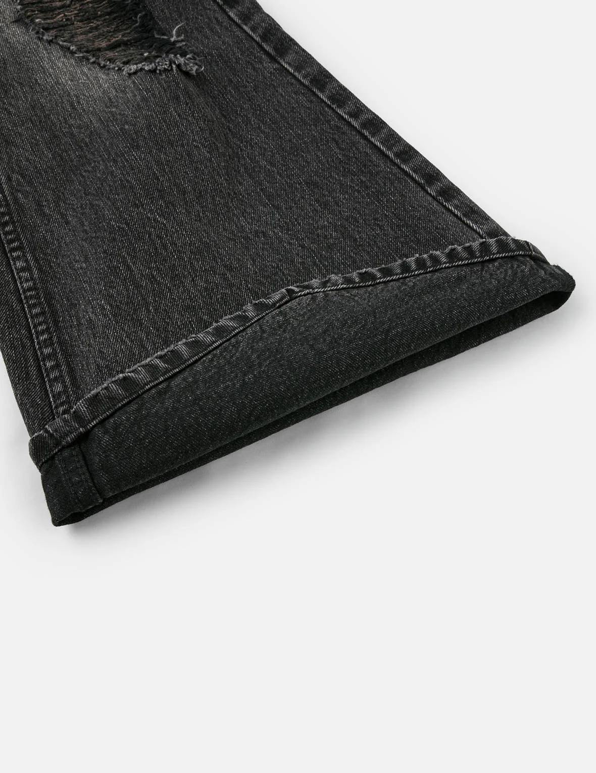 Mottled Seagull and Distressed Fashion Fit Denim Skorts