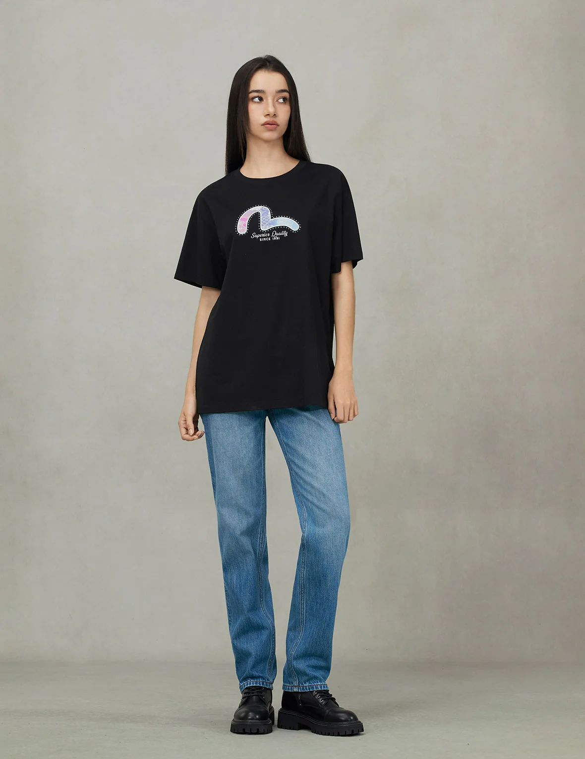 Washed Seagull Stud Straight Fit Jeans