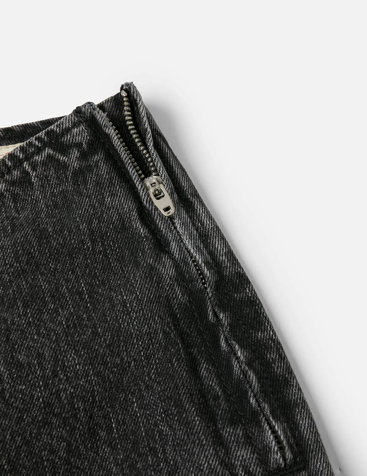 Mottled Seagull and Distressed Fashion Fit Denim Skorts