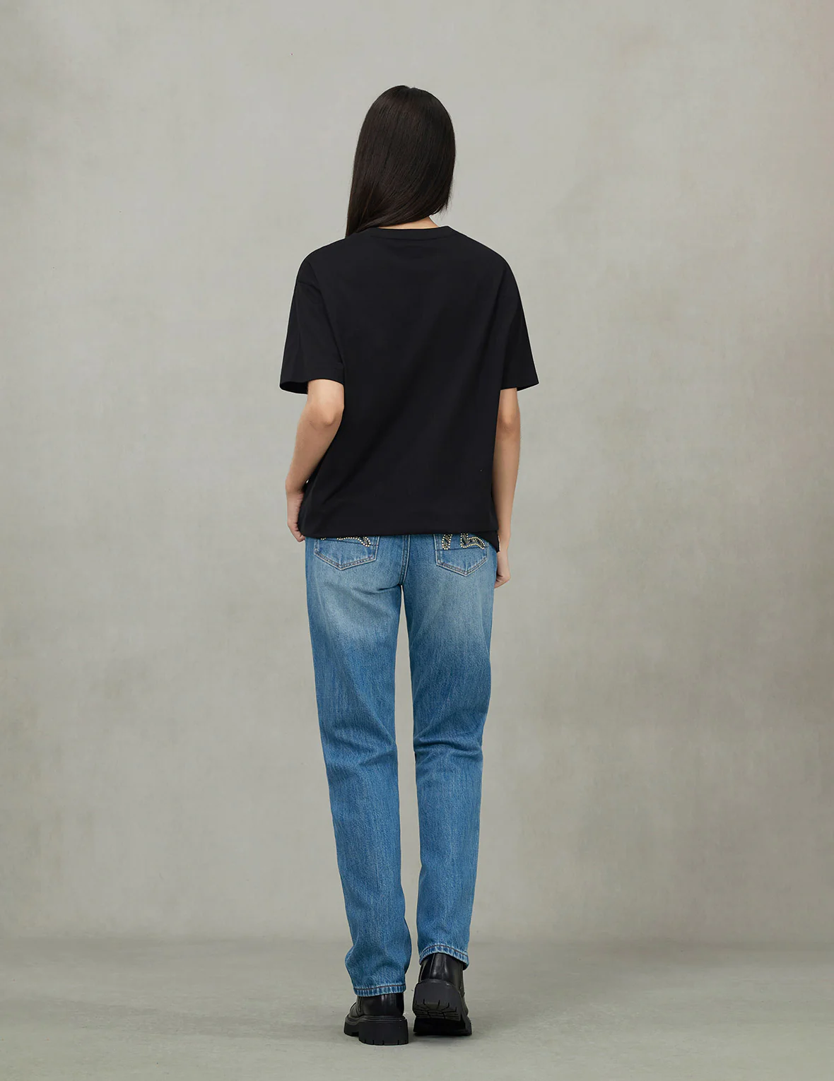 Washed Seagull Stud Straight Fit Jeans