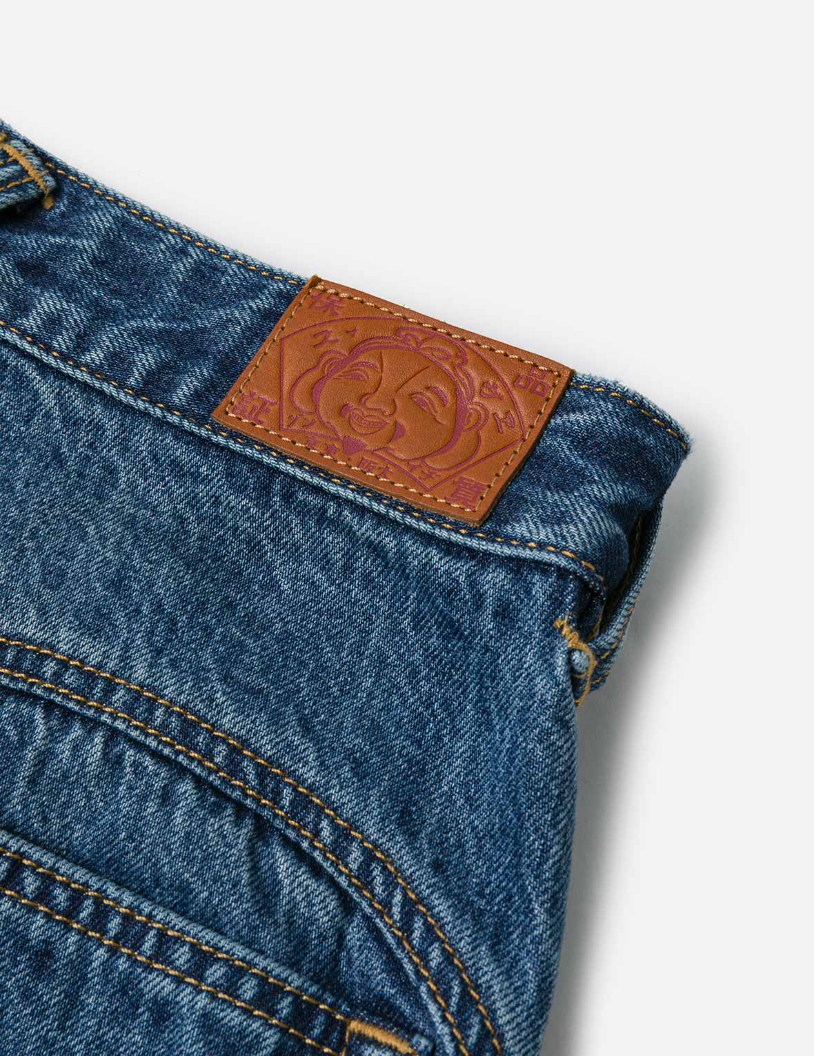 Seagull Embossed Fashion Fit Pleated Jeans