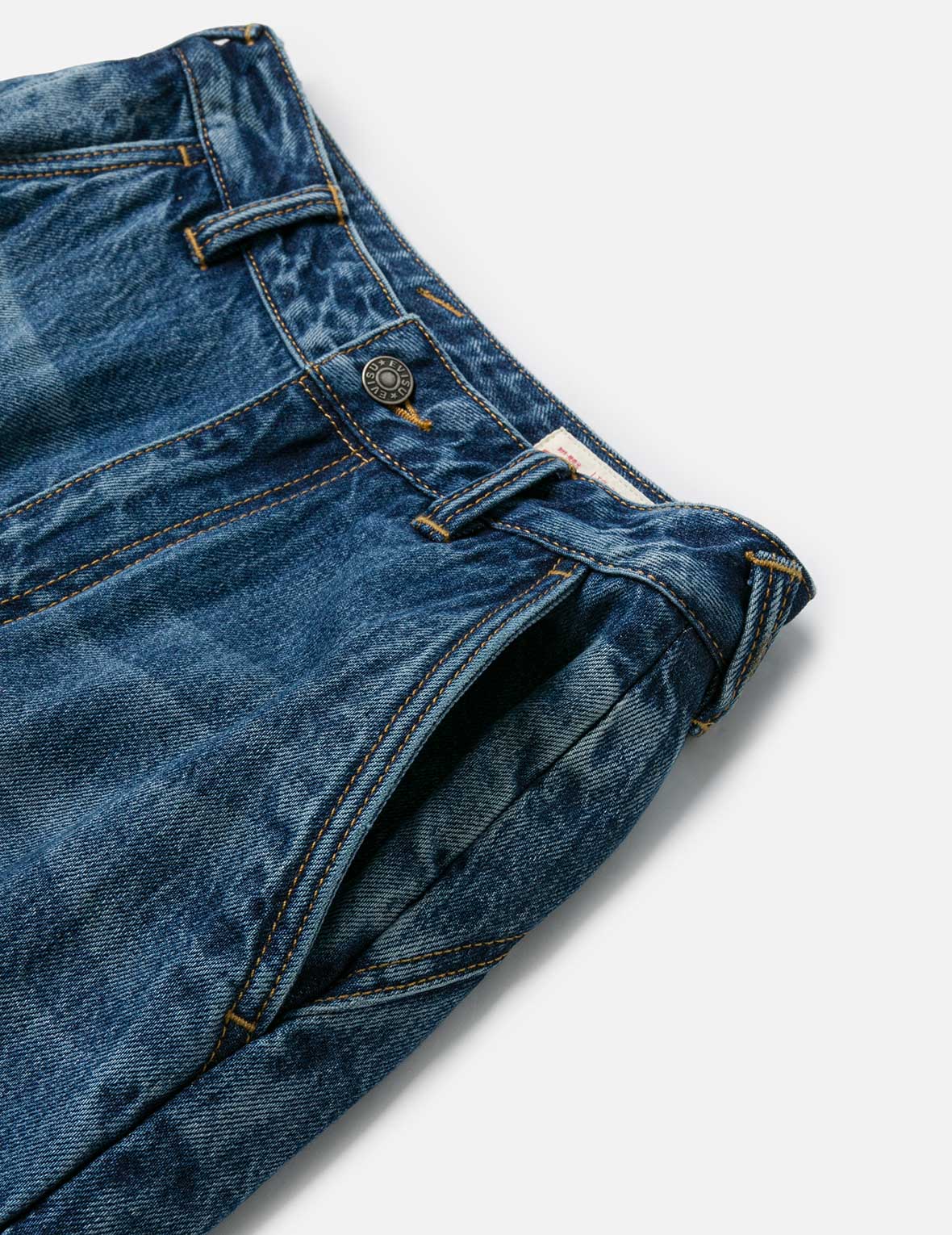 Seagull Embossed Fashion Fit Pleated Jeans