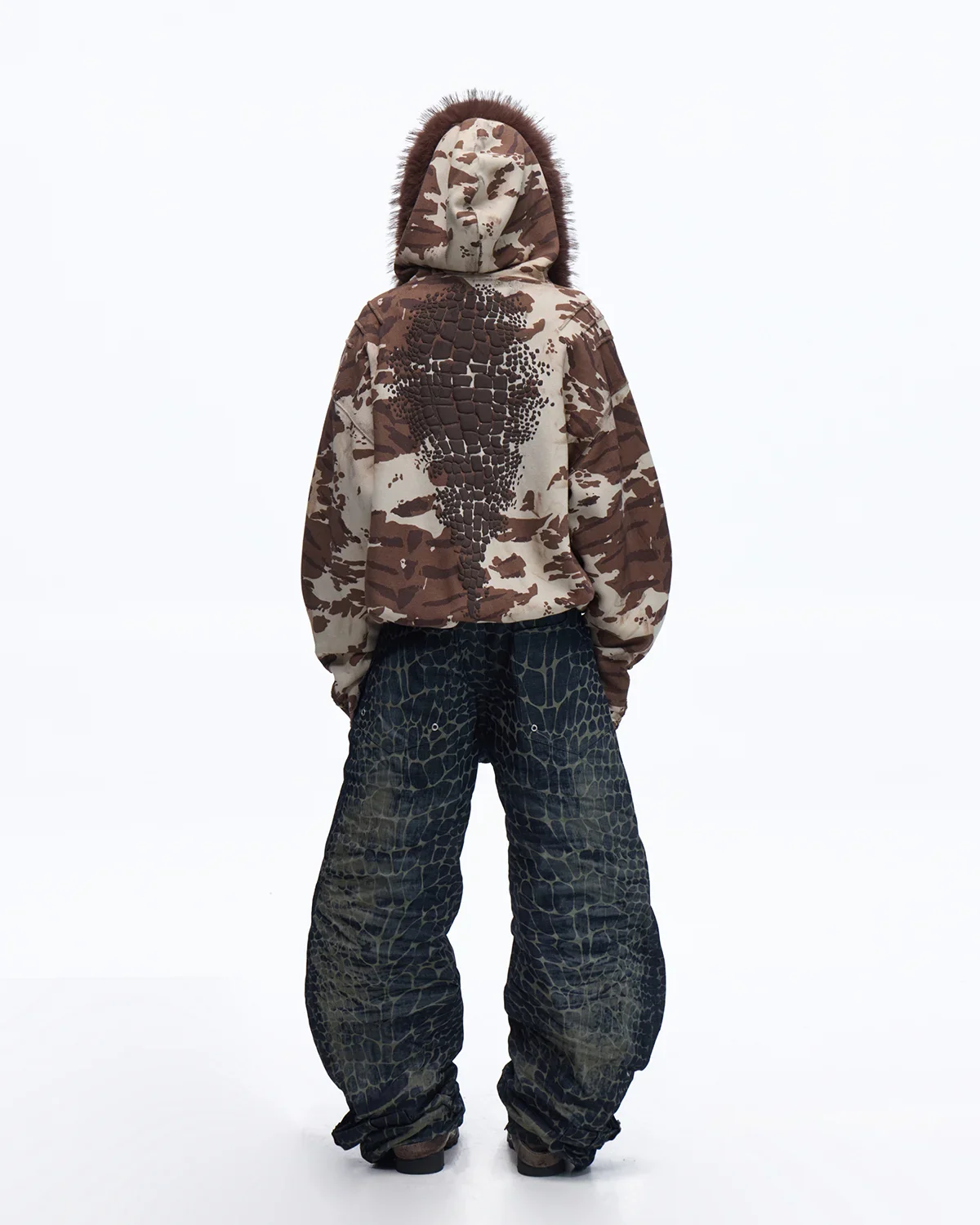 Personsoul Laser-Etched Crocodile-Patterned Raw Denim Curved Jeans