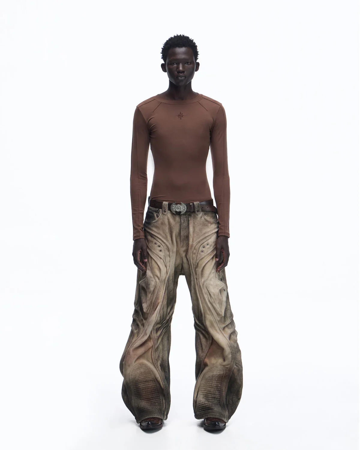 Personsoul Essential Long Sleeve Crewneck In Brown