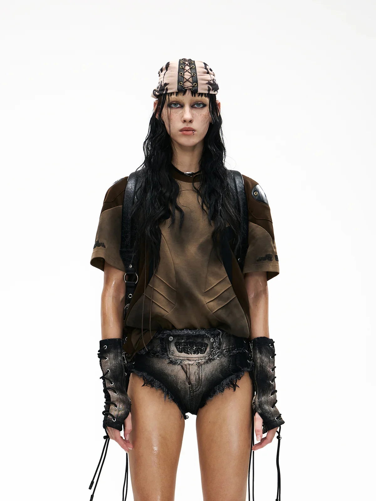 Spliced Cooling Slim T-Shirt with Embroidered Shoulder Details