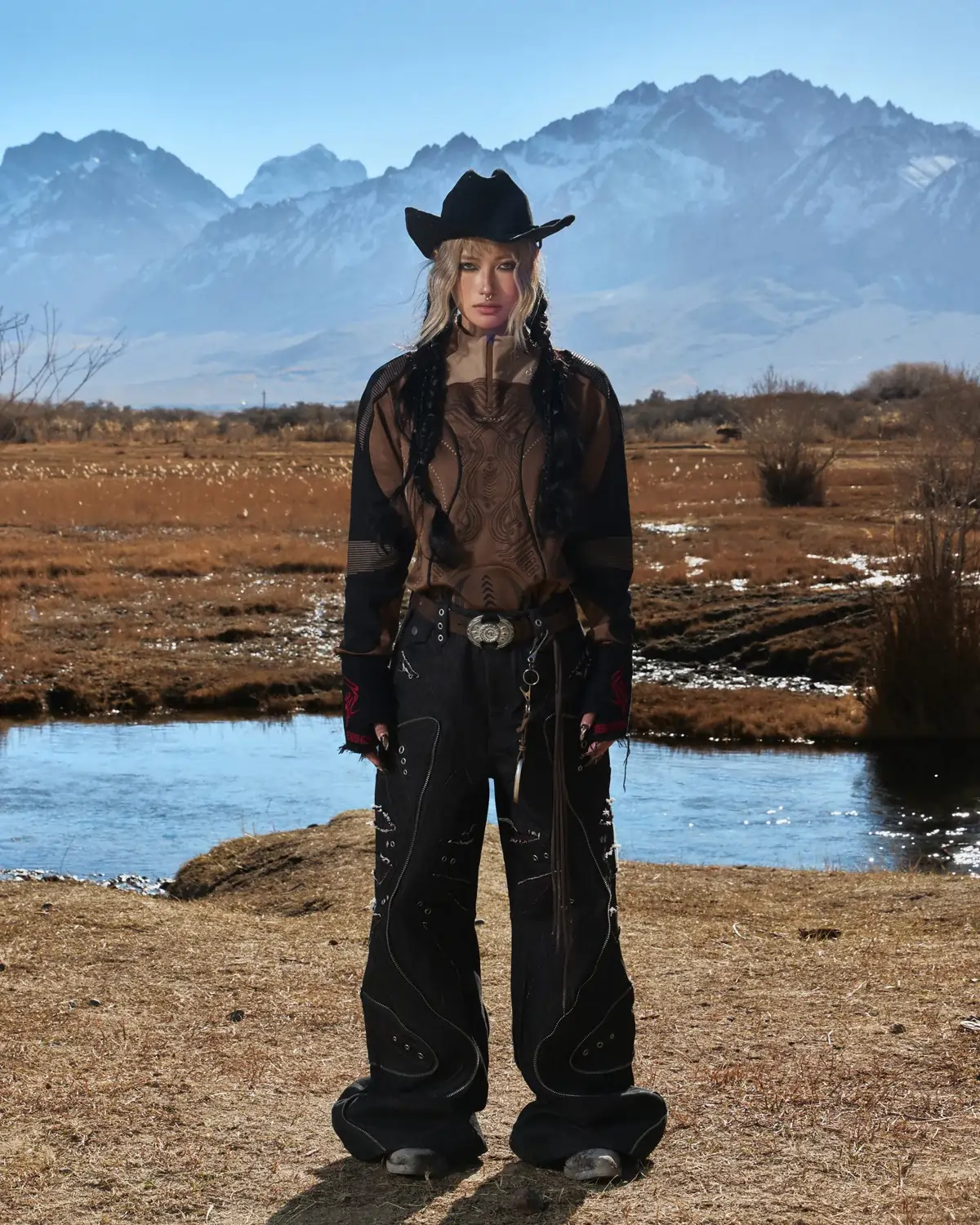 Personsoul Geometric Curve Mock Neck Top