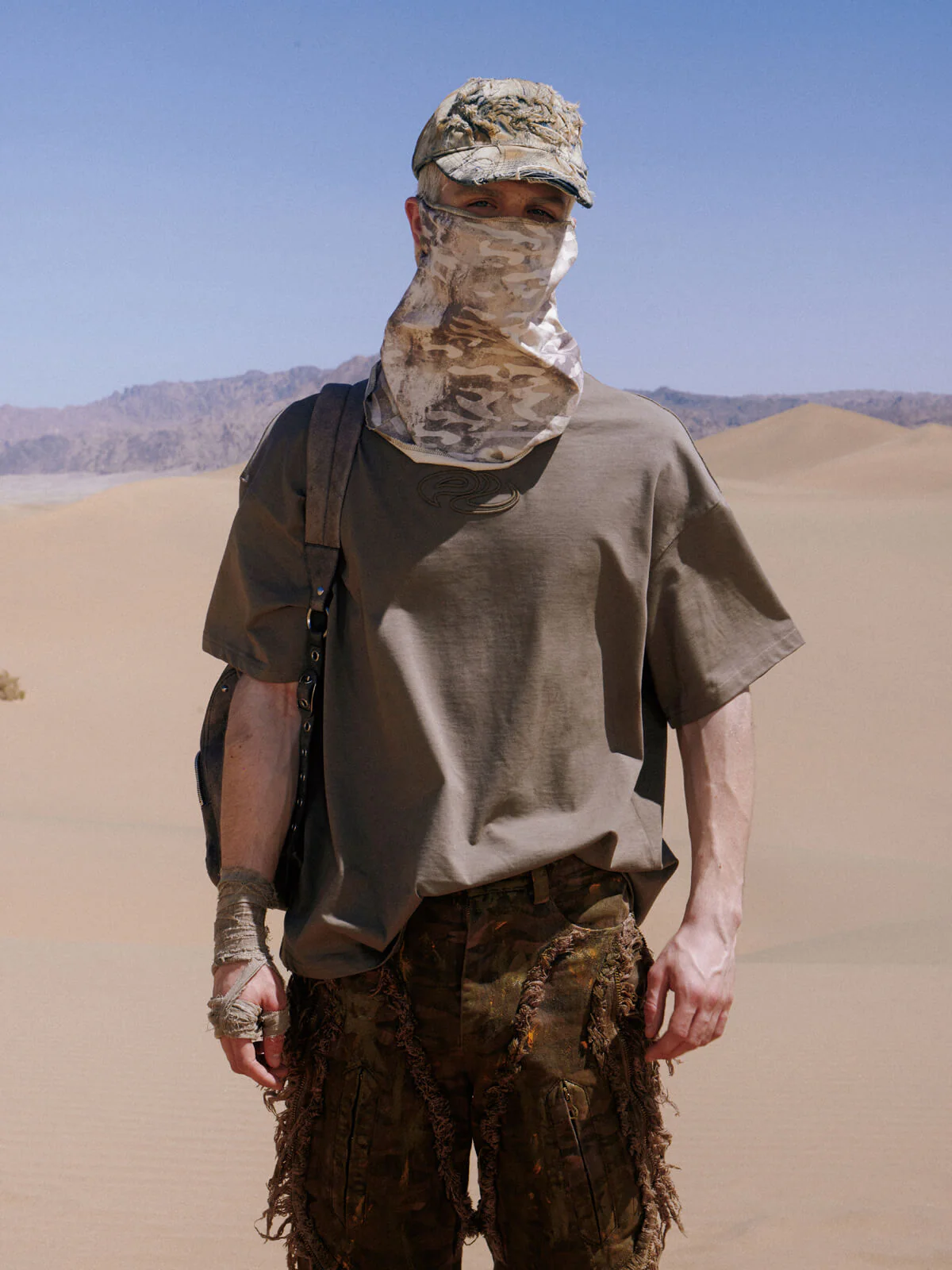 Personsoul Logo Embroidered Basic T-shirt