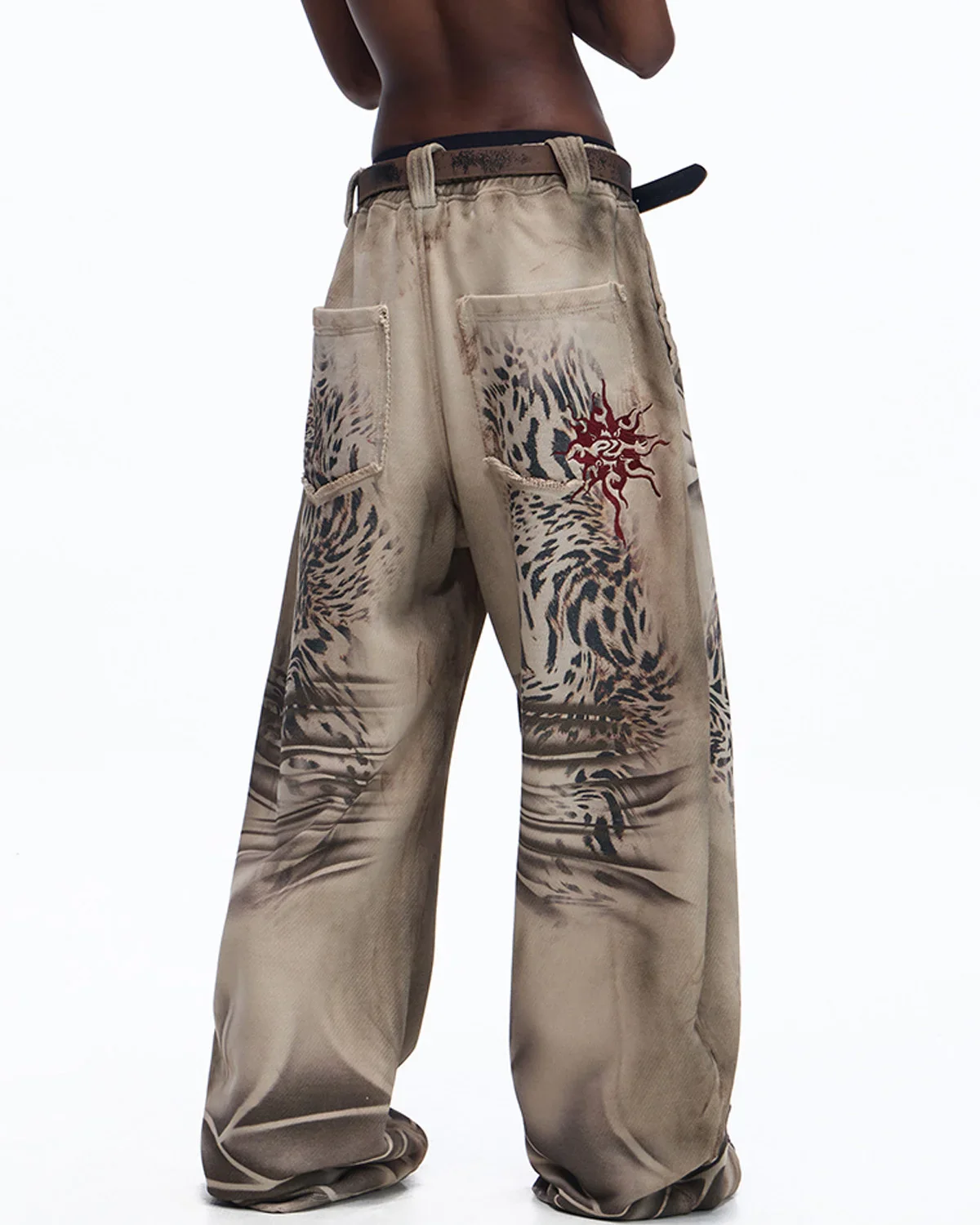 Personsoul Distressed Tiger-Pattern Totem Sweatpants