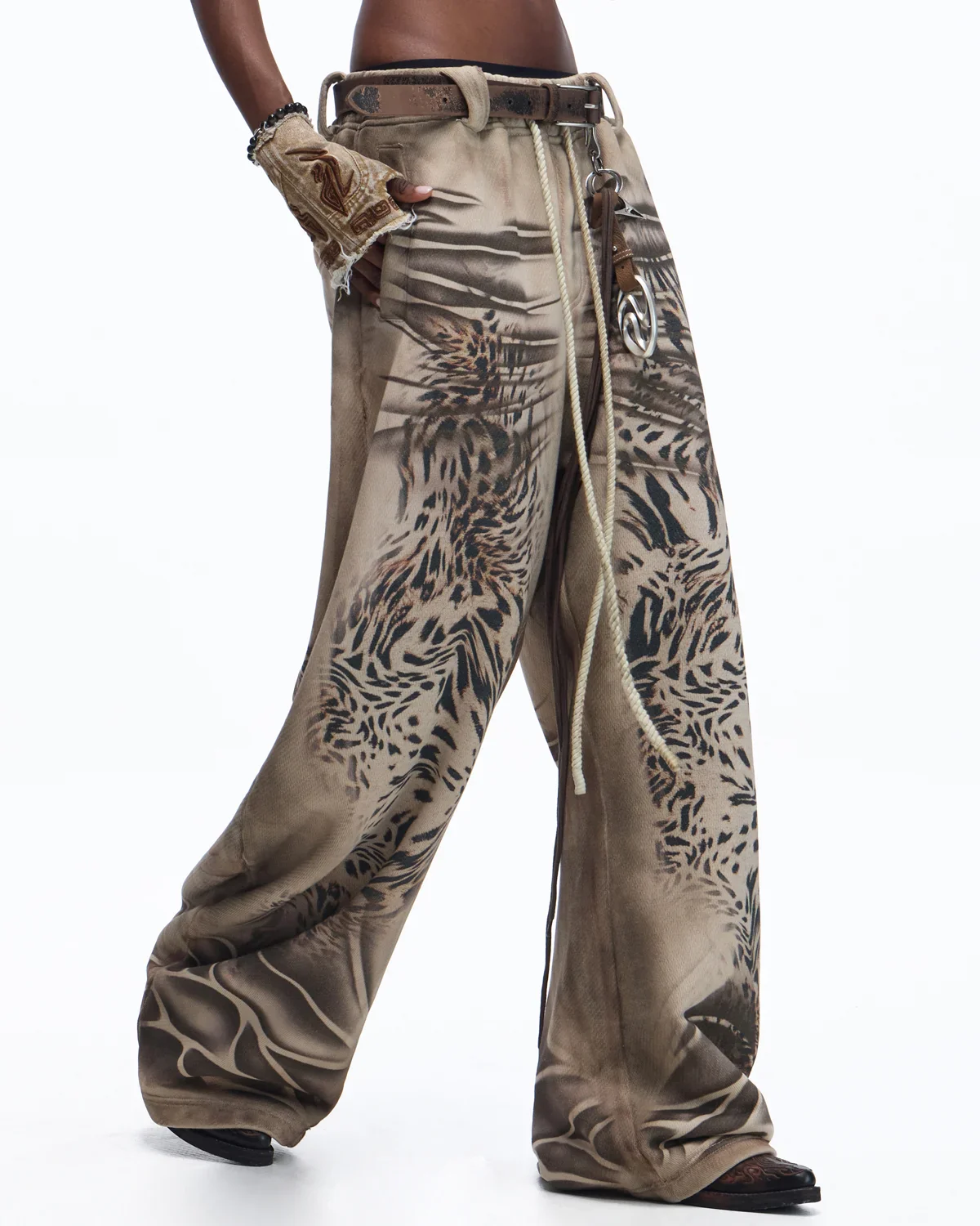 Personsoul Distressed Tiger-Pattern Totem Sweatpants
