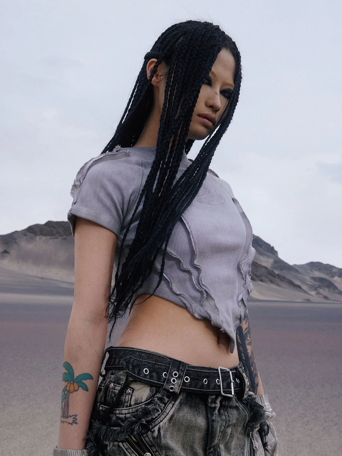 Personsoul Grey V-hem Slim Crop Top