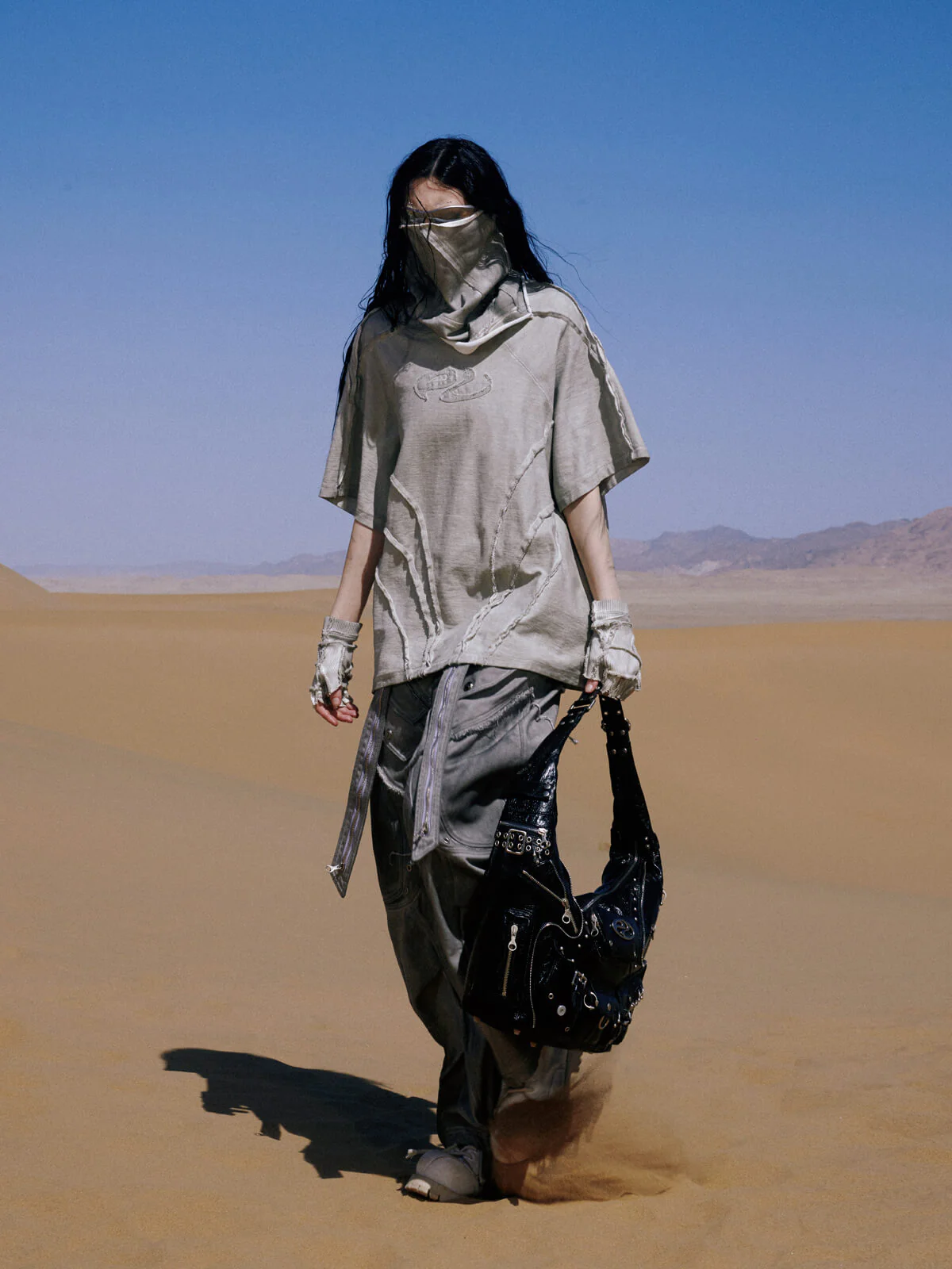 Personsoul Desert Distressed Grey T-shirt