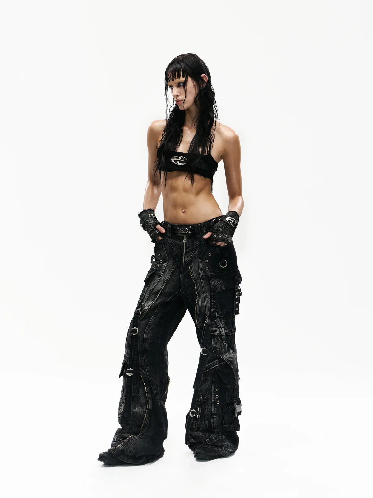 A-Line Baggy Jeans with Hardware Details