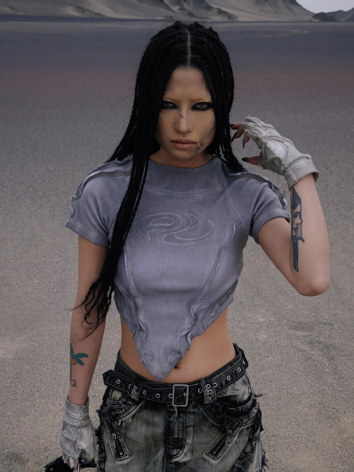 Personsoul Grey V-hem Slim Crop Top