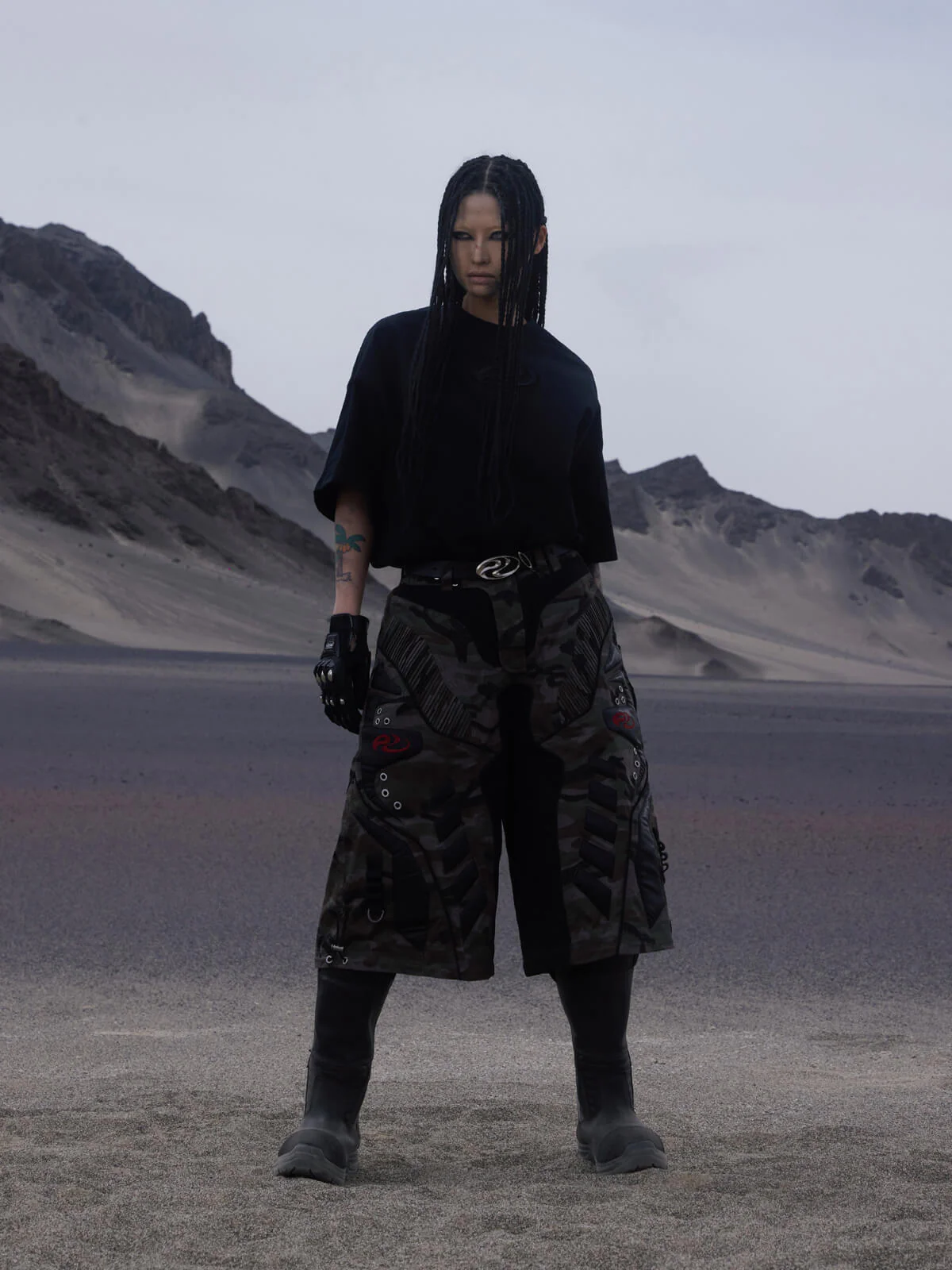 Personsoul Logo Embroidered Basic T-shirt