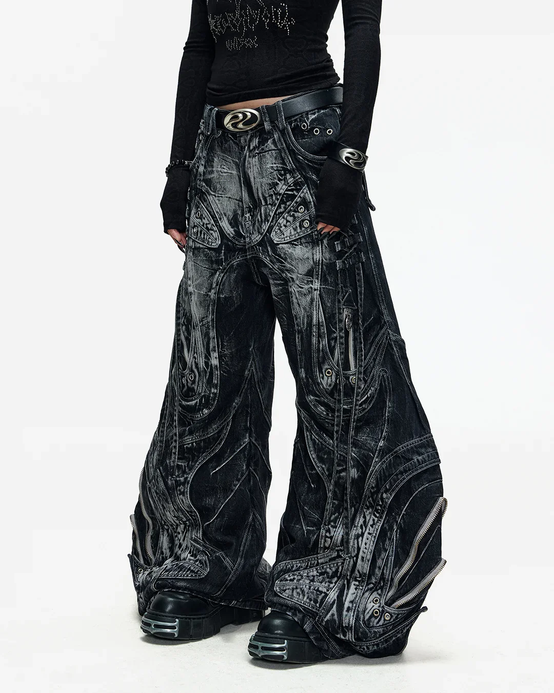 Deconstructed Exaggerated Flared Patchwork Jeans In Black