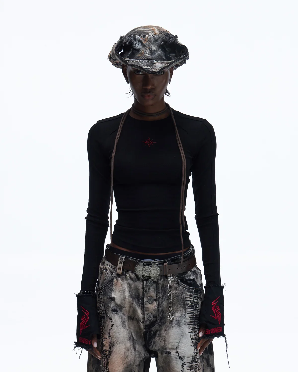 Personsoul Essential Long Sleeve Crewneck In Black