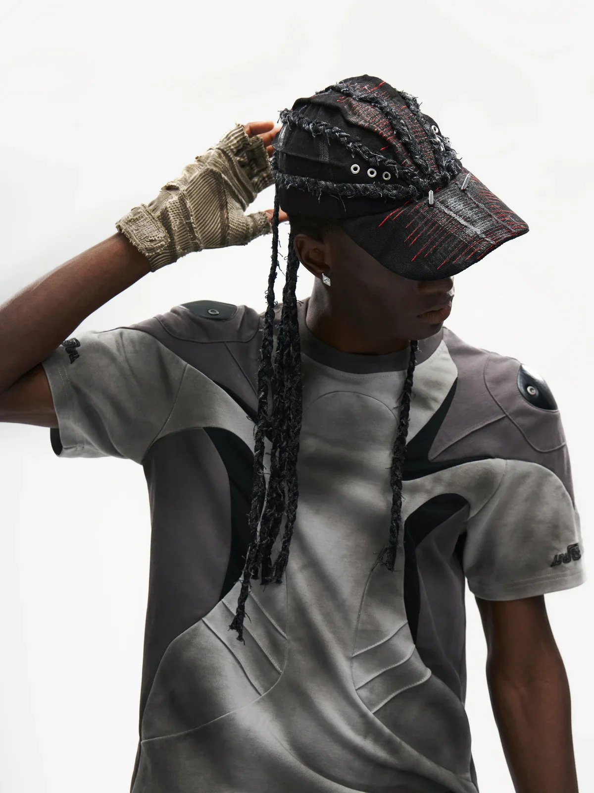 Spliced Cooling Slim T-Shirt with Embroidered Shoulder Details