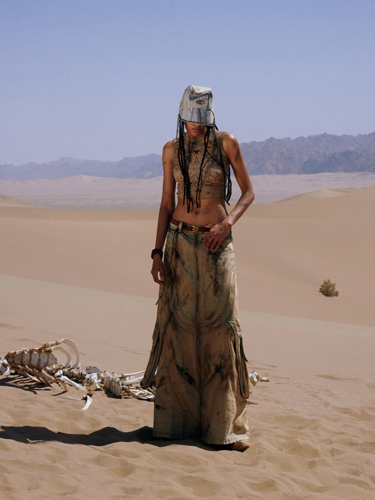 Personsoul Totem-Inspired Cropped Tank Top