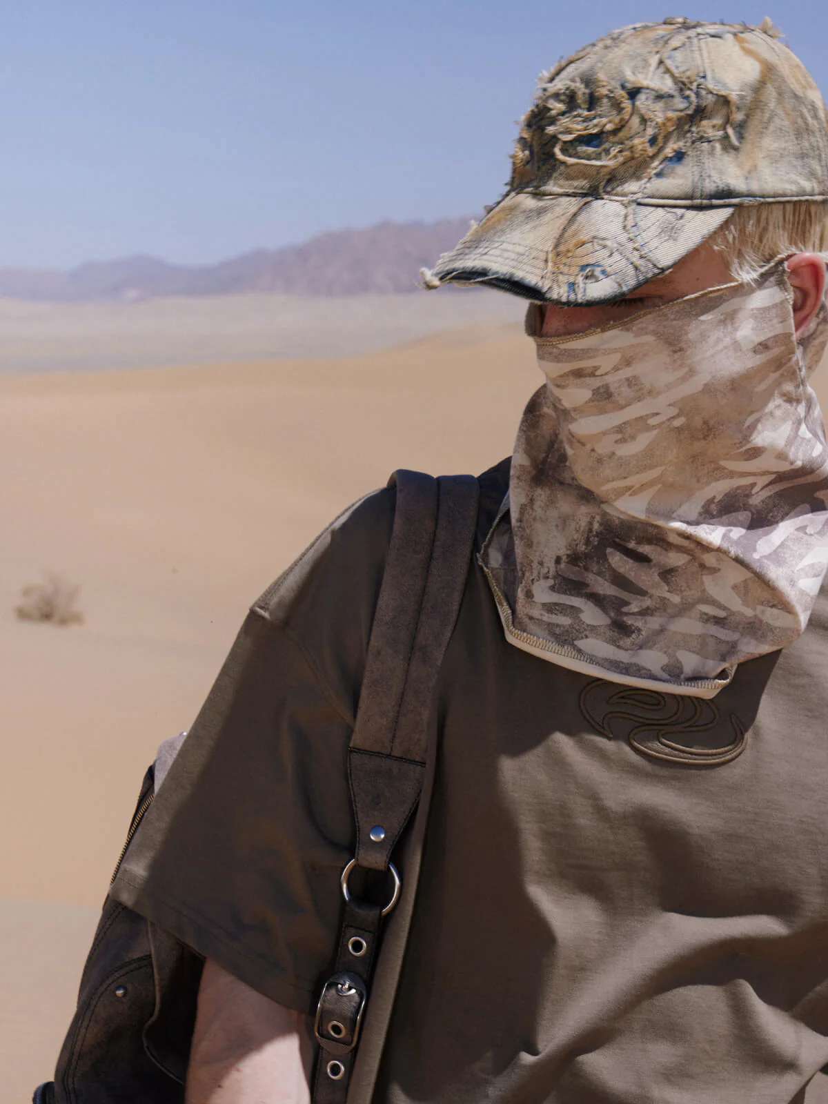 Personsoul Logo Embroidered Basic T-shirt