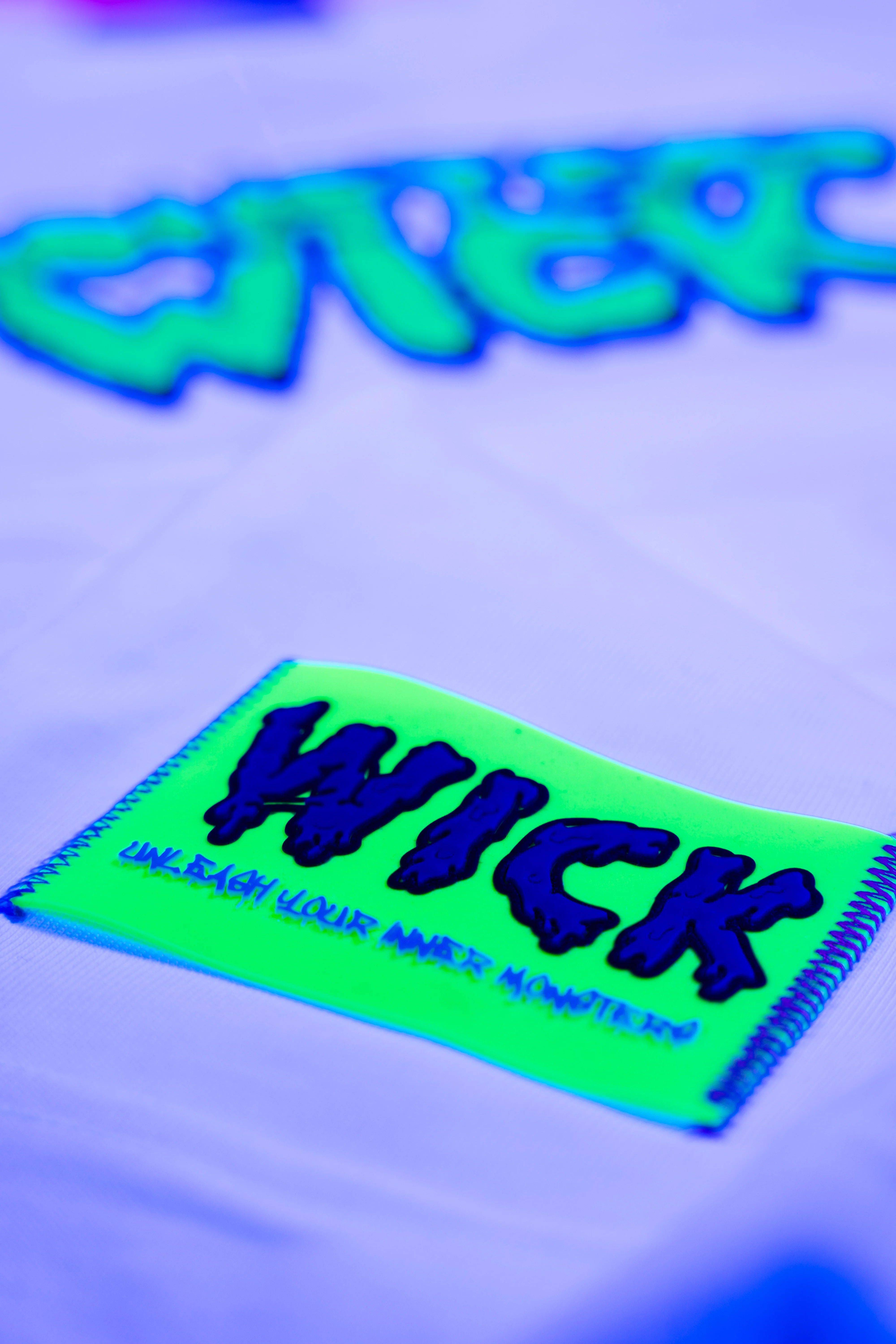 OVERSIZED 3D GLASS WHITE