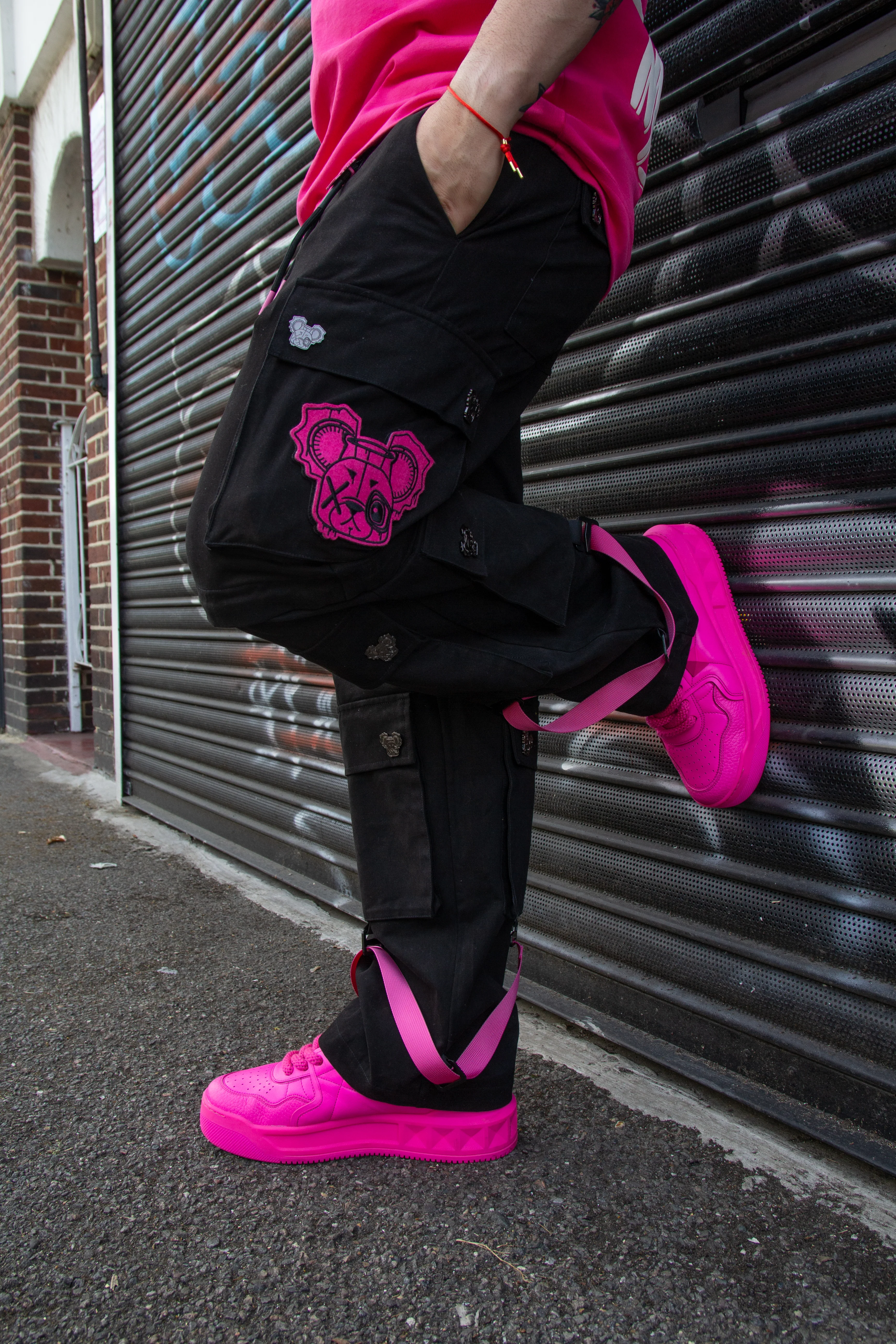 CARGO NR PANTS BLACK & PINK