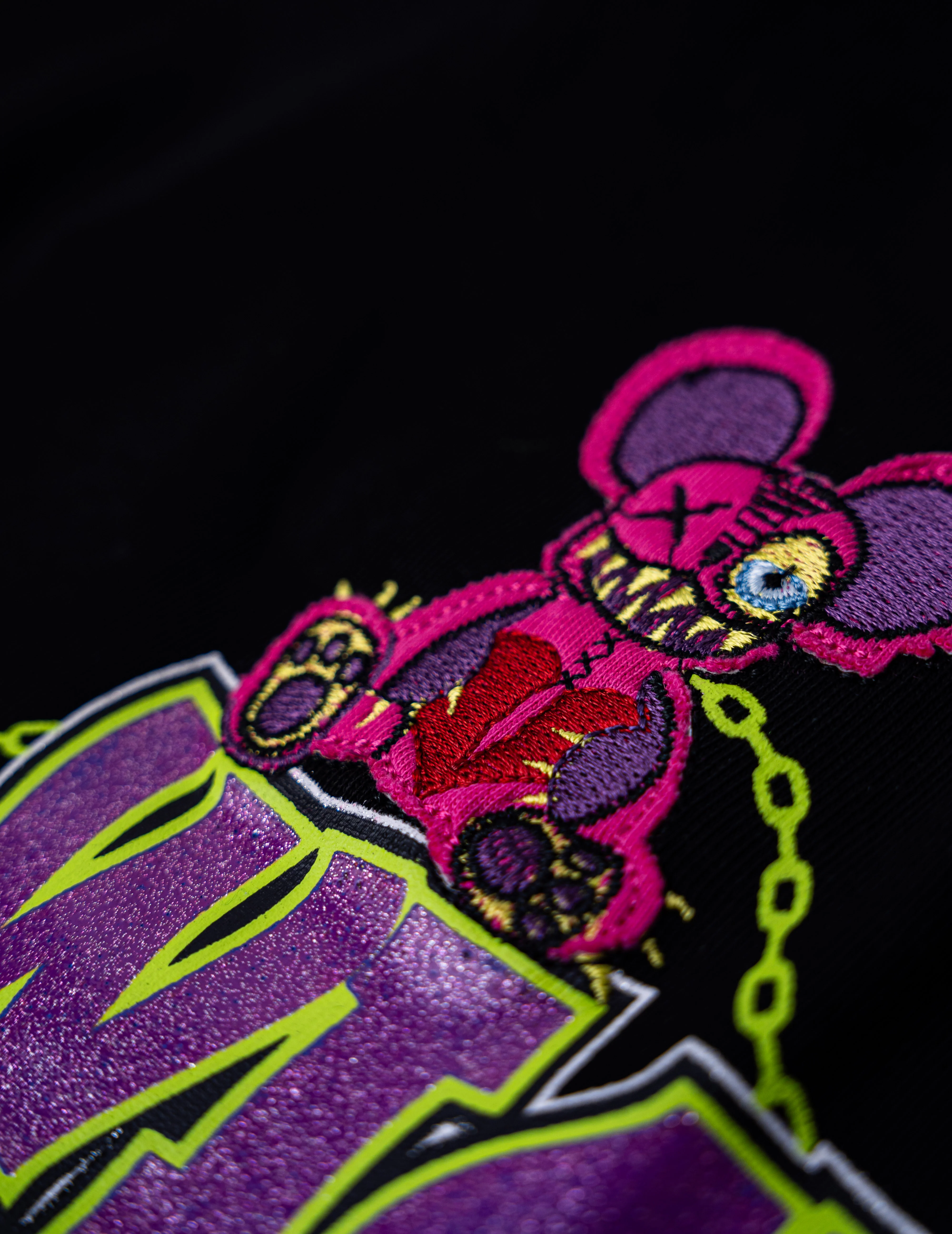 OVERSIZED BLACK CHAIN!