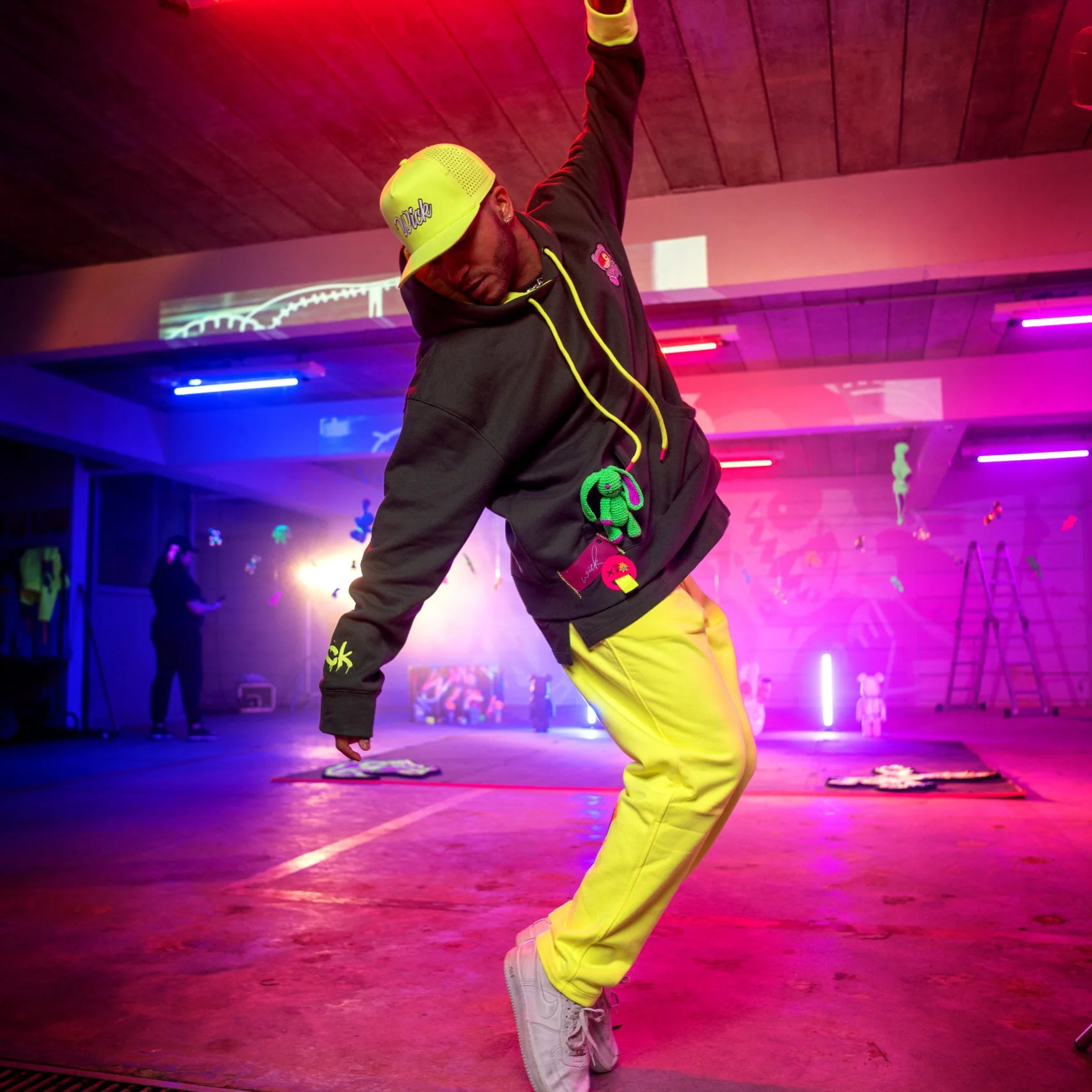 MOSS GREEN SWEATSHIRT GREEN SPACE!