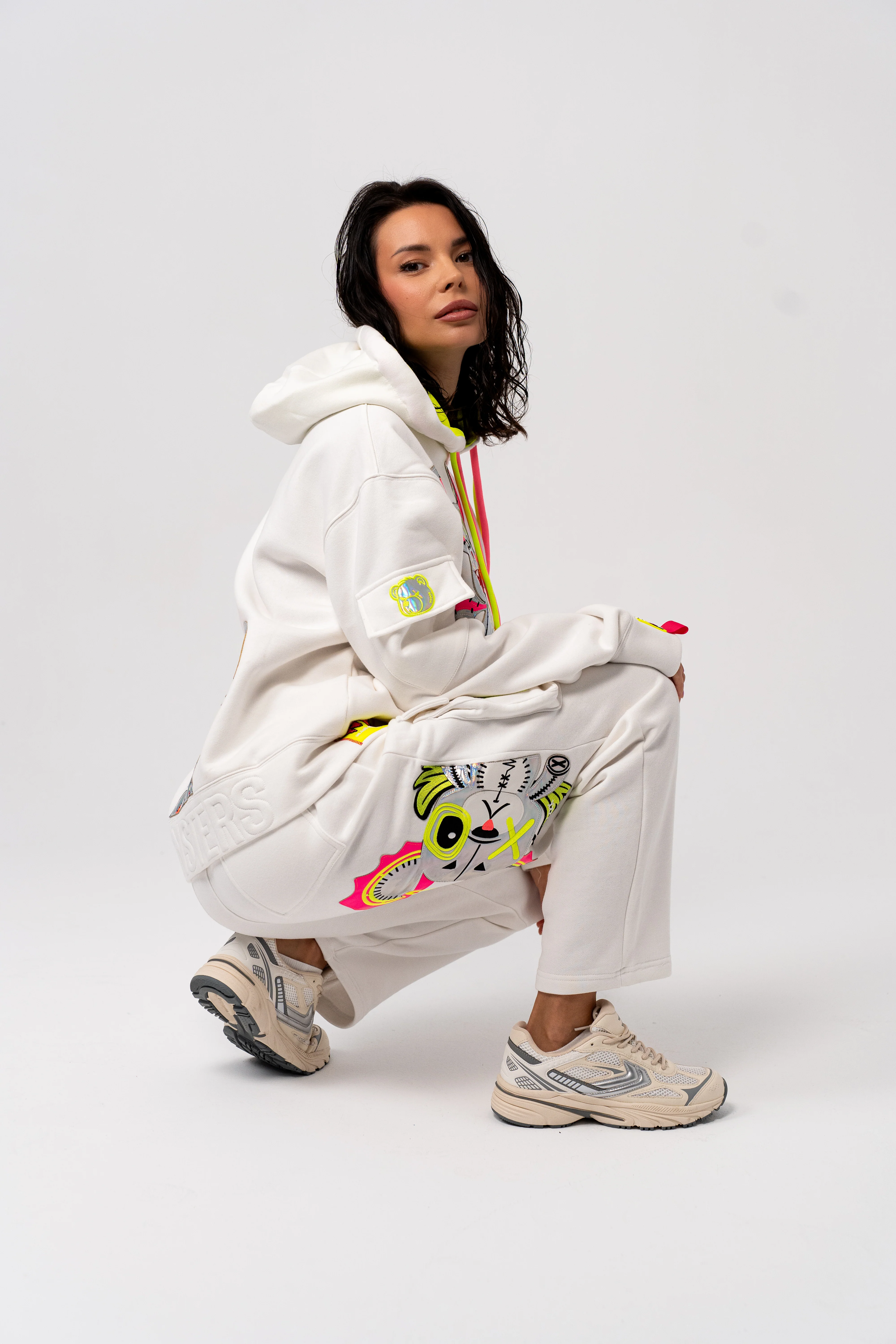 NEON ROYALTY CARGO SWEATPANTS WHITE