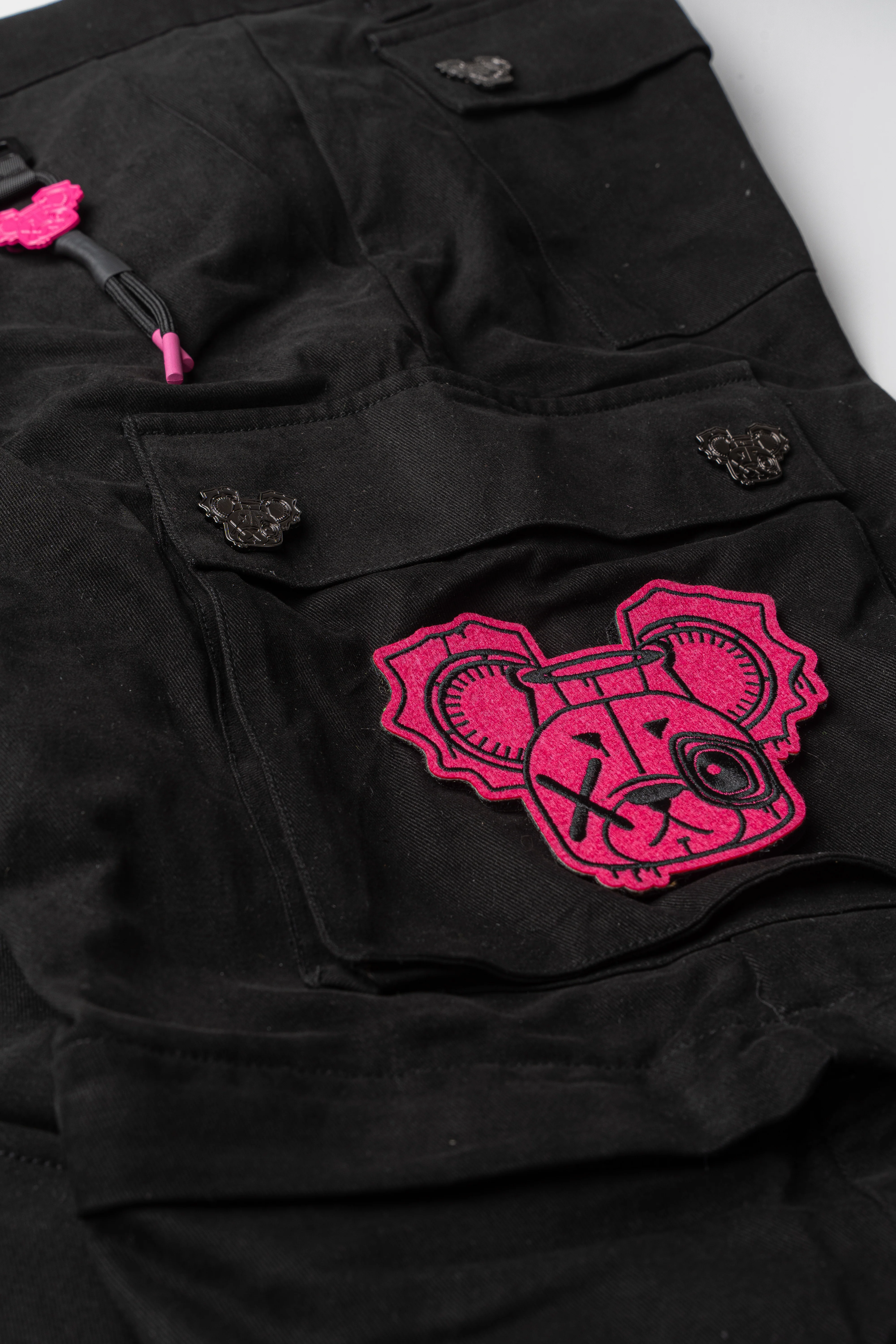 CARGO NR PANTS BLACK & PINK