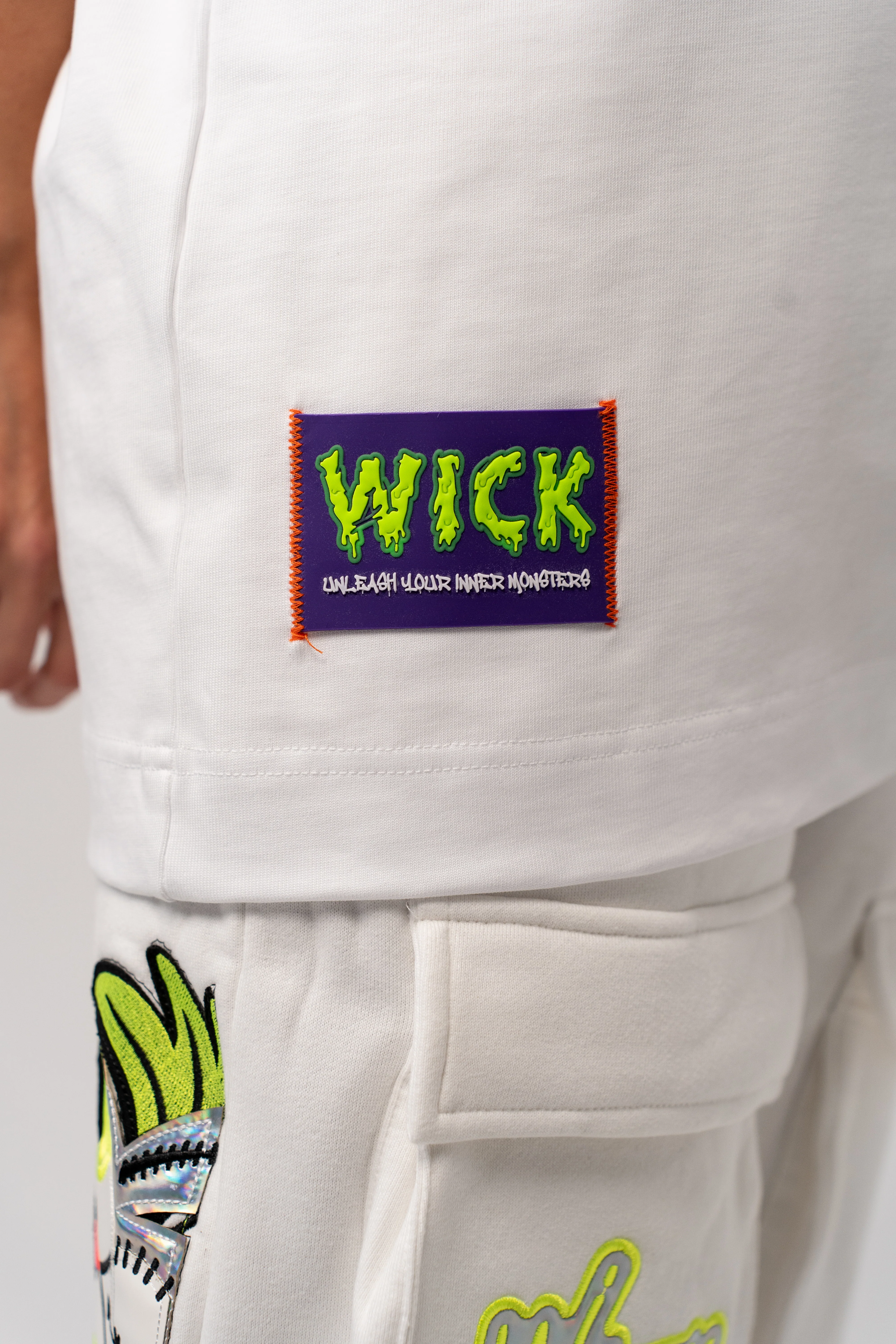 NEON ICE FLOWER T-SHIRT WITH AMIGURUMI